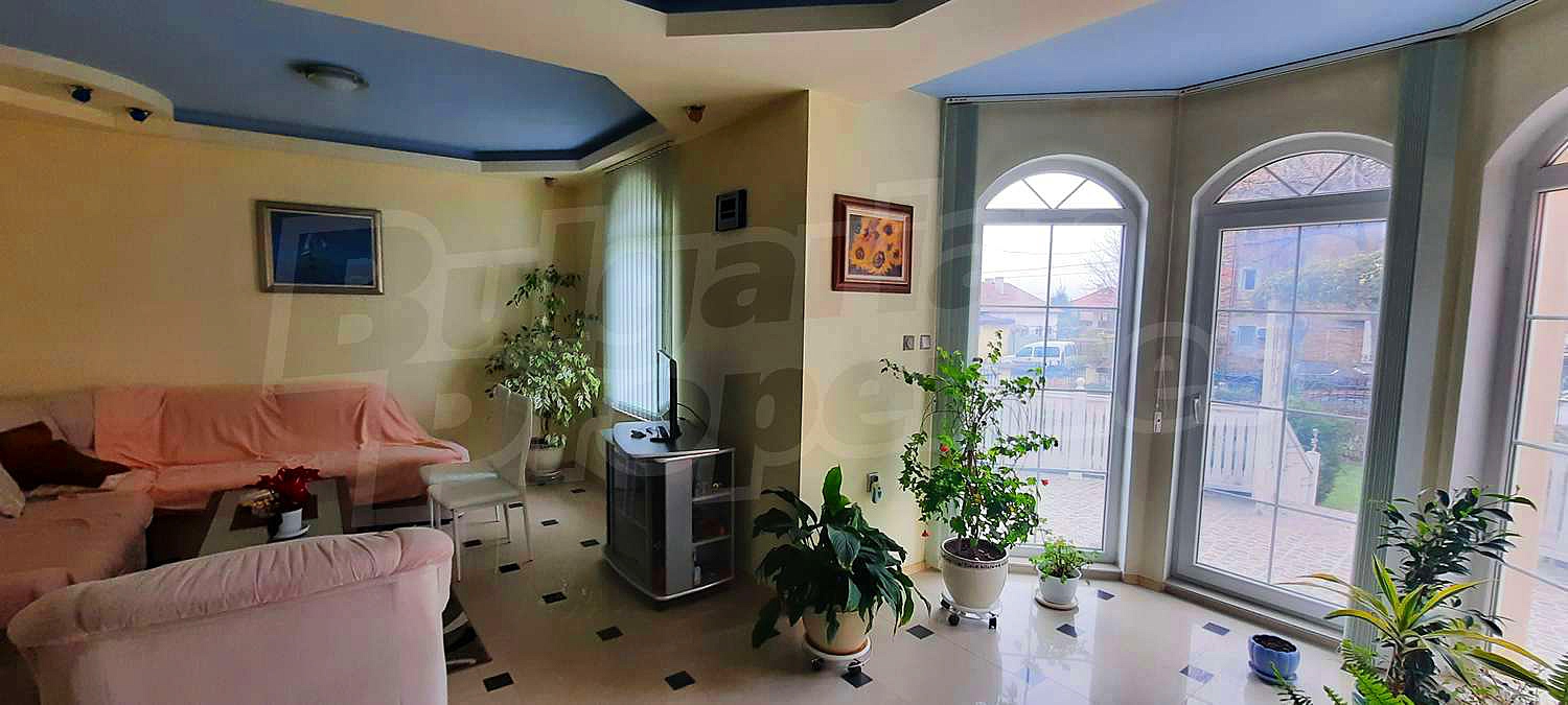 Gallery Picture 9