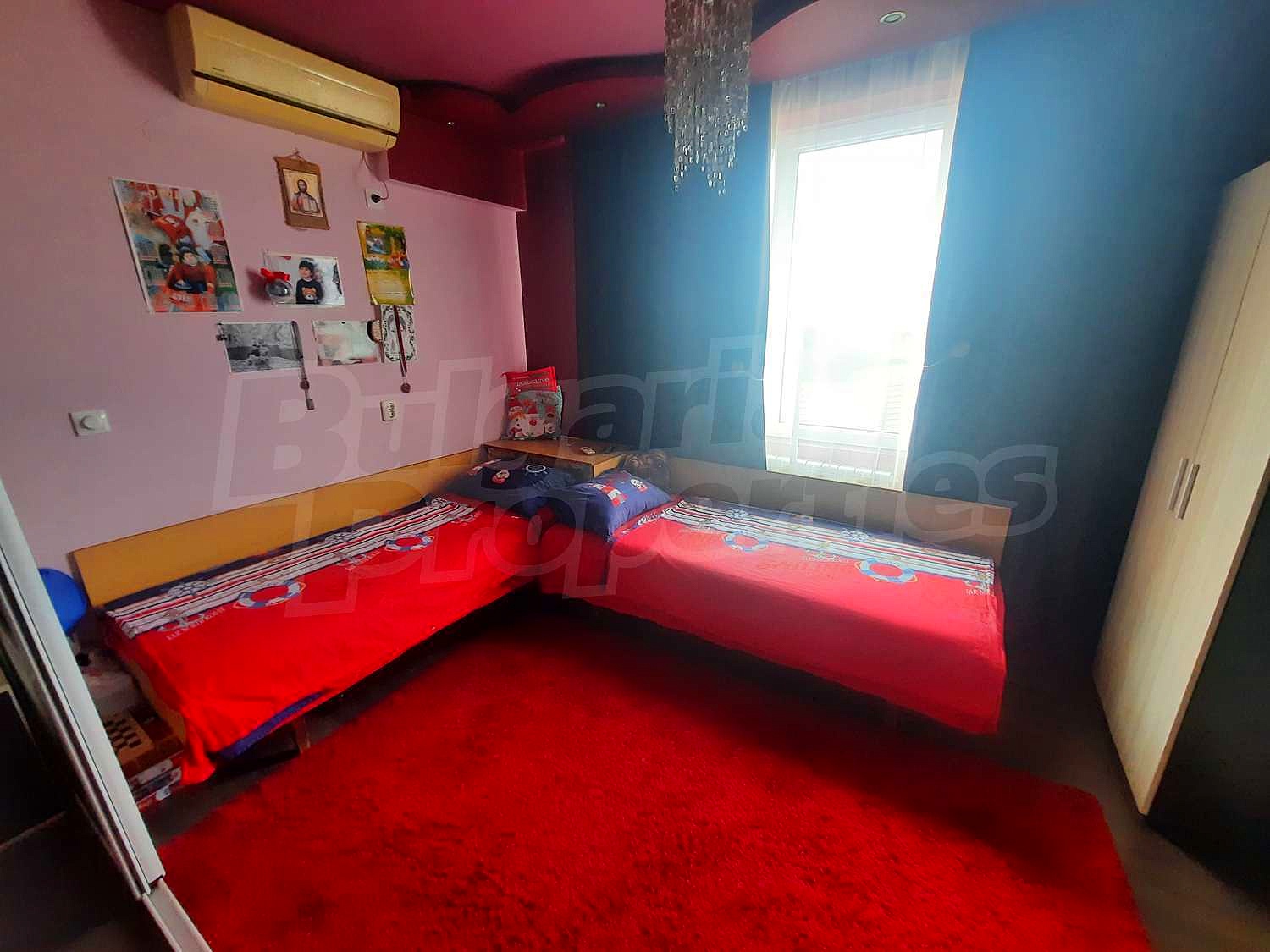 Gallery Picture 10