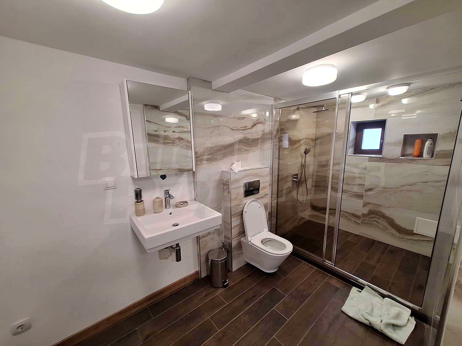Gallery Picture 16