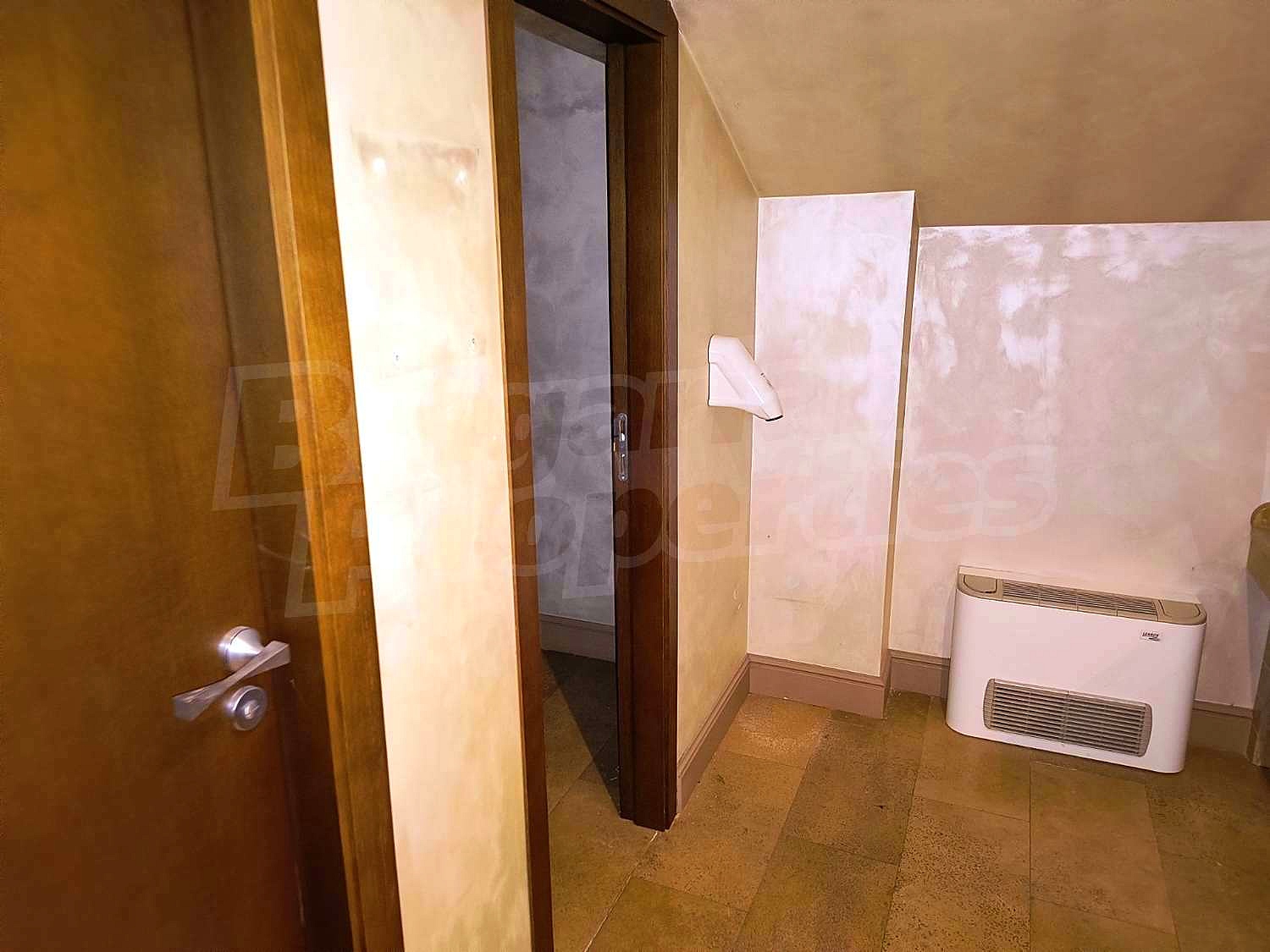Gallery Picture 17