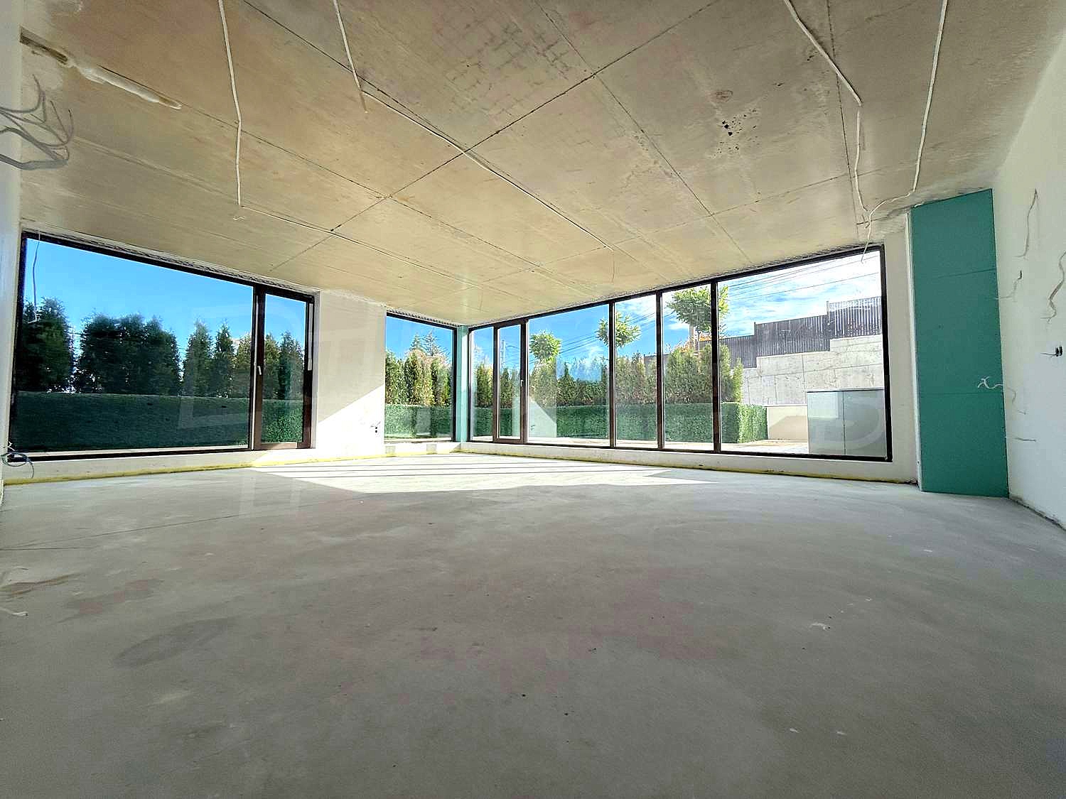 Gallery Picture 4