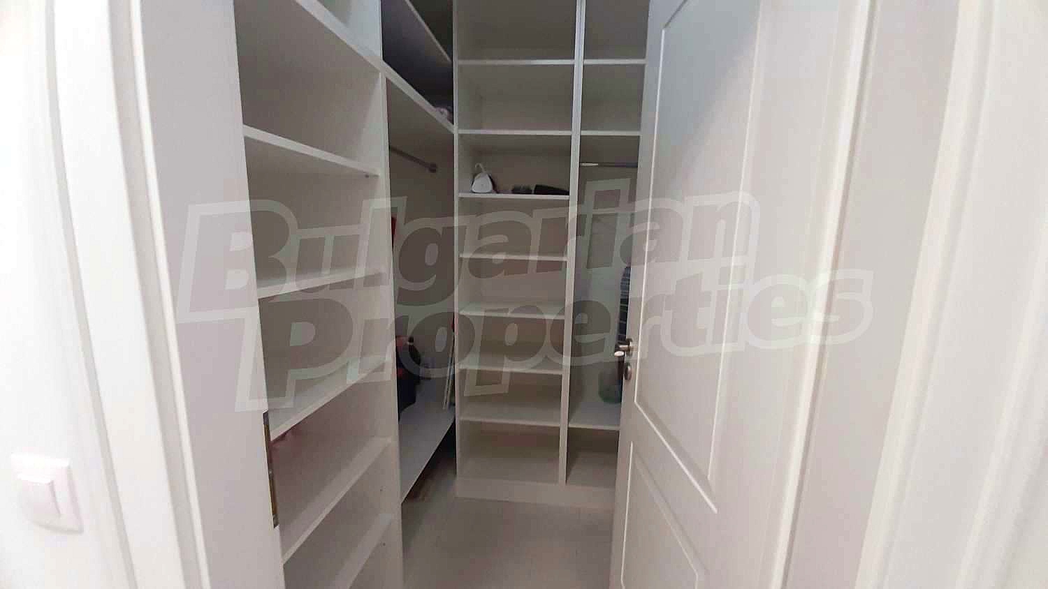 Gallery Picture 34