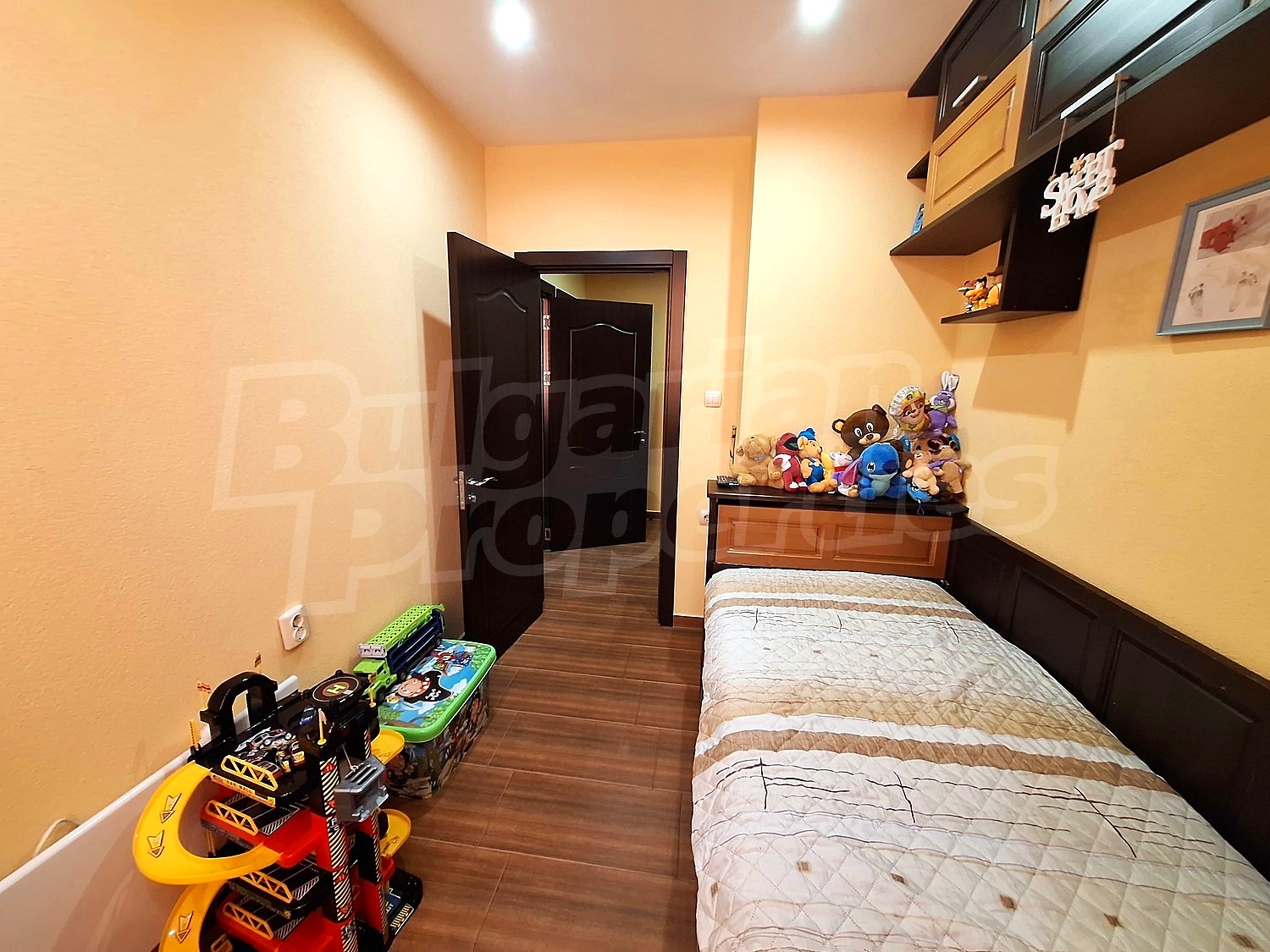 Gallery Picture 8