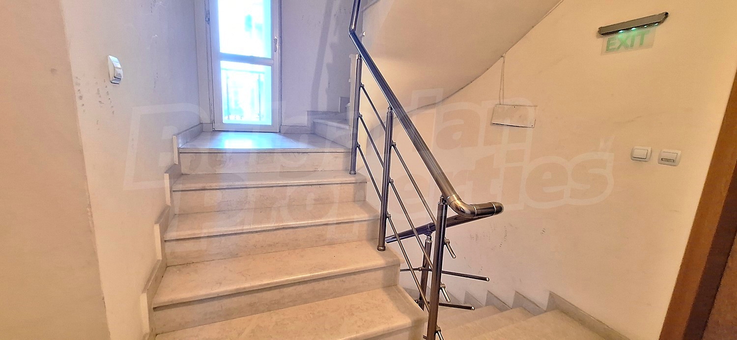 Gallery Picture 10