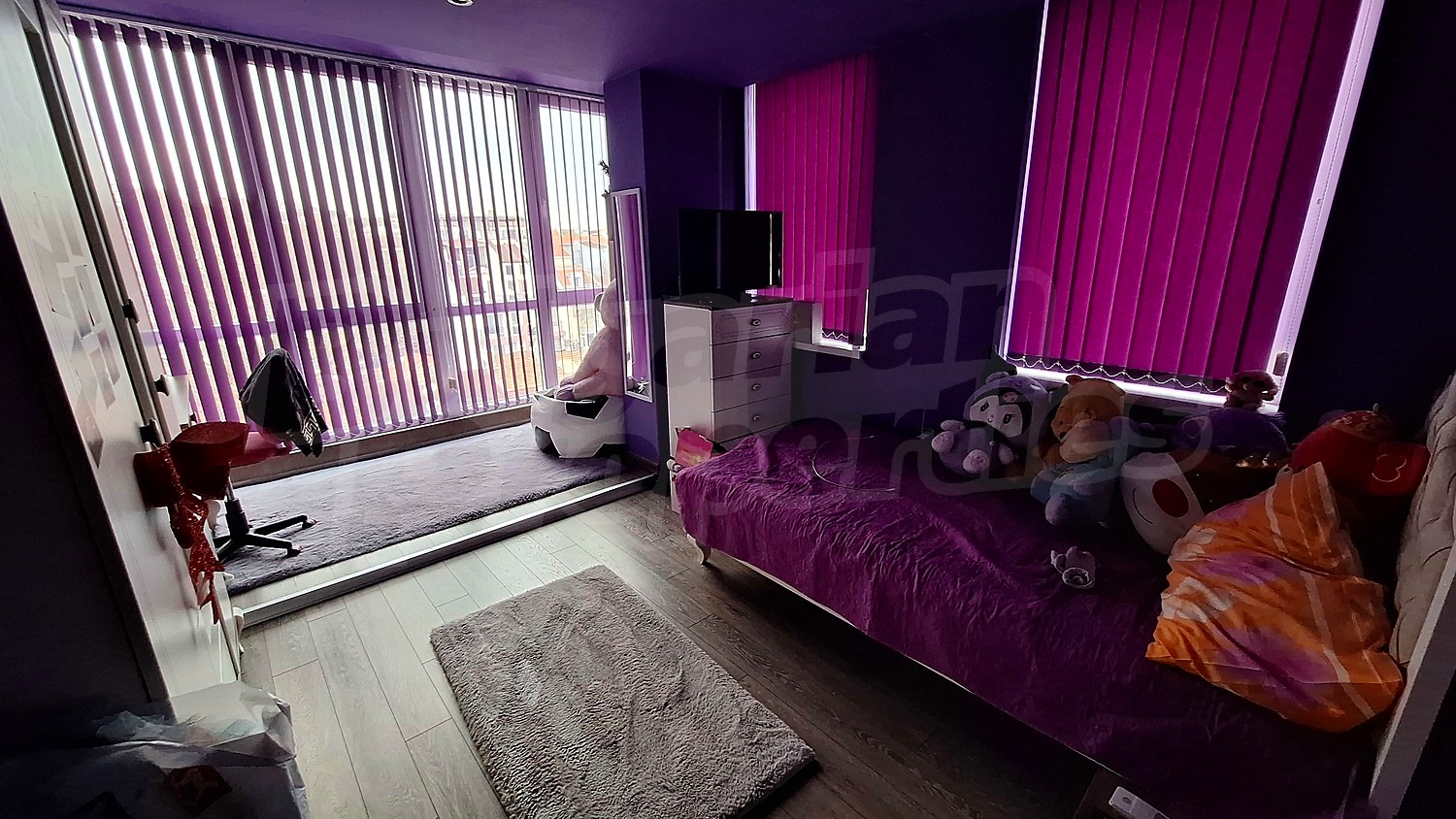 Gallery Picture 18
