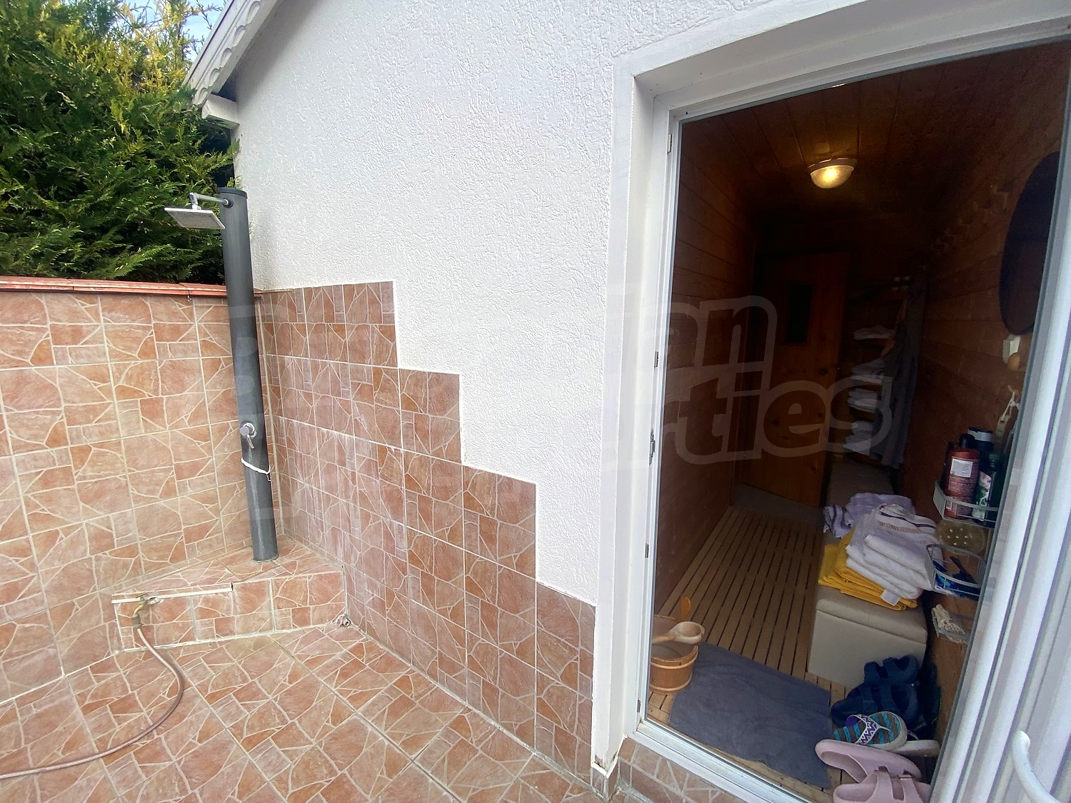 Gallery Picture 37