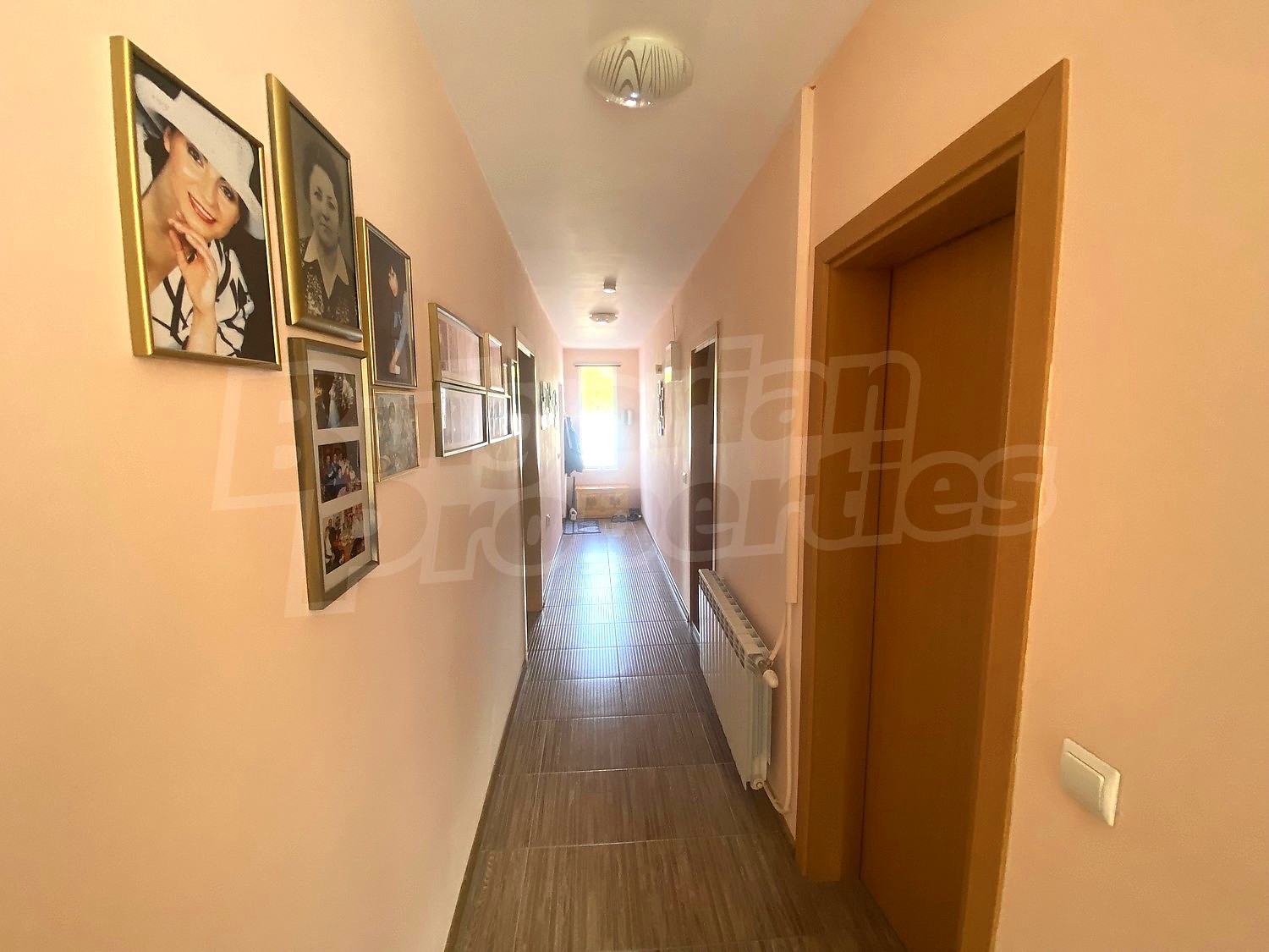 Gallery Picture 28