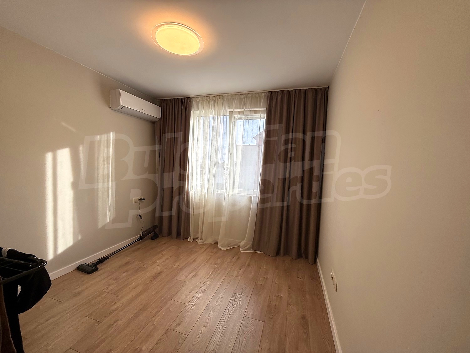 Gallery Picture 12