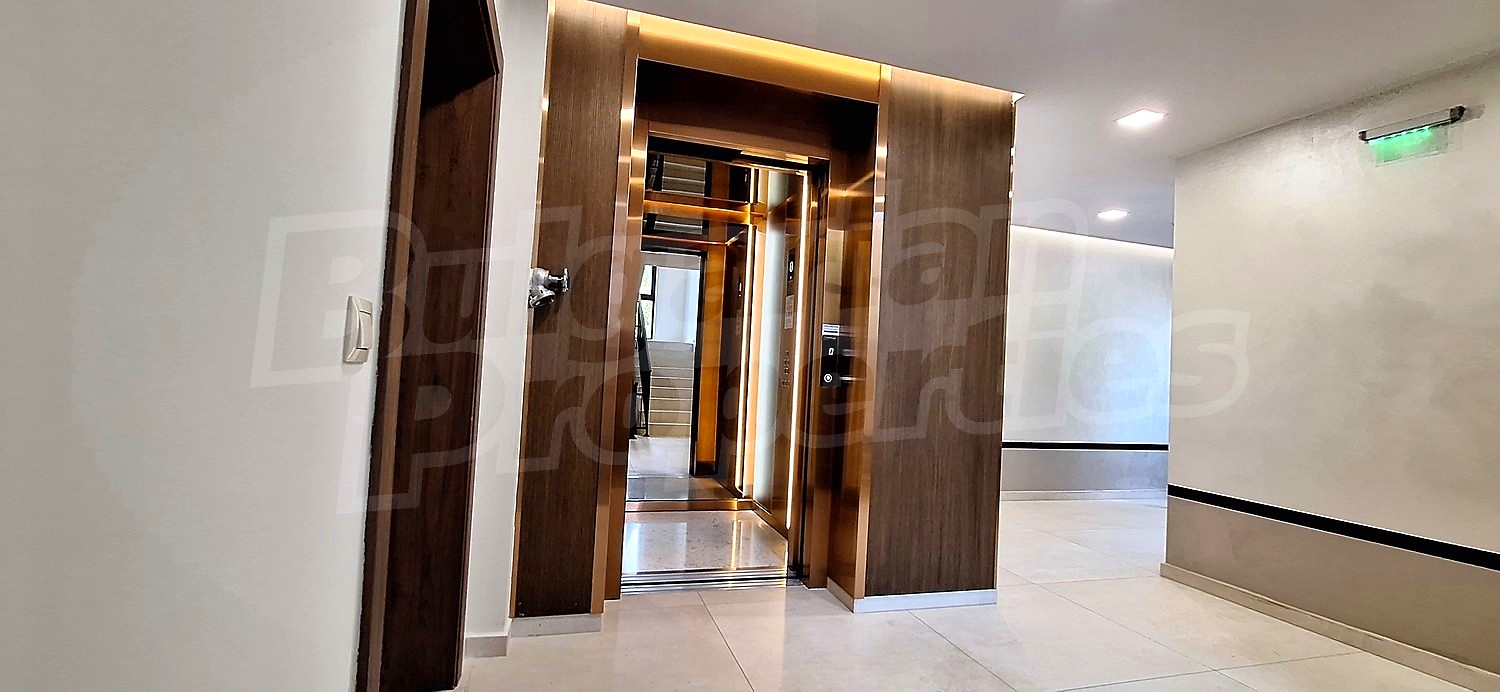 Gallery Picture 8