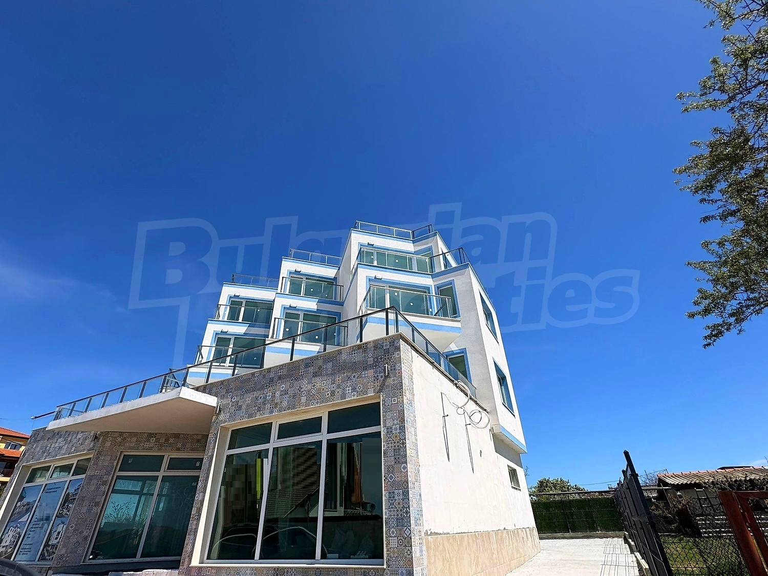 Gallery Picture 15