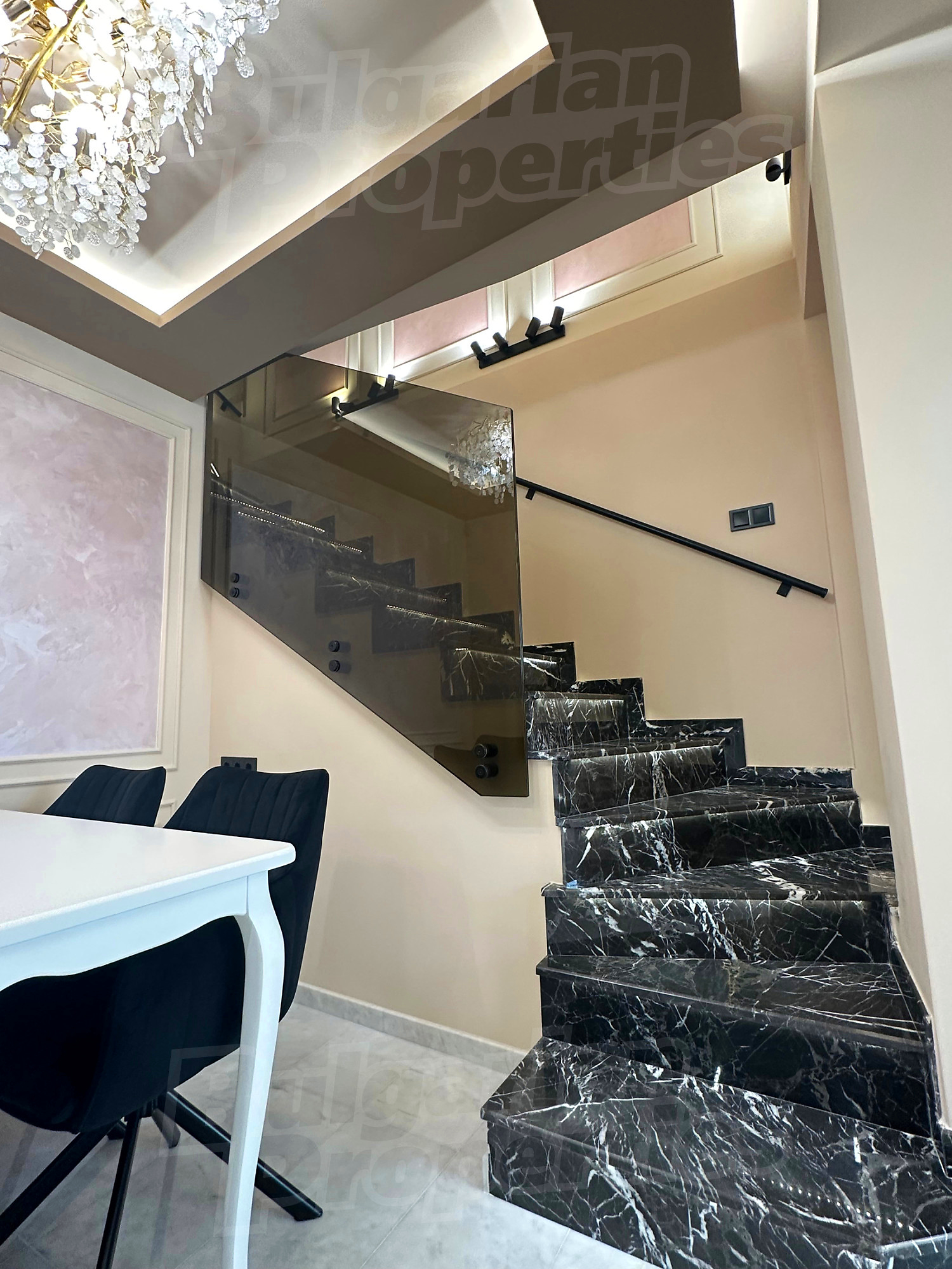 Gallery Picture 12