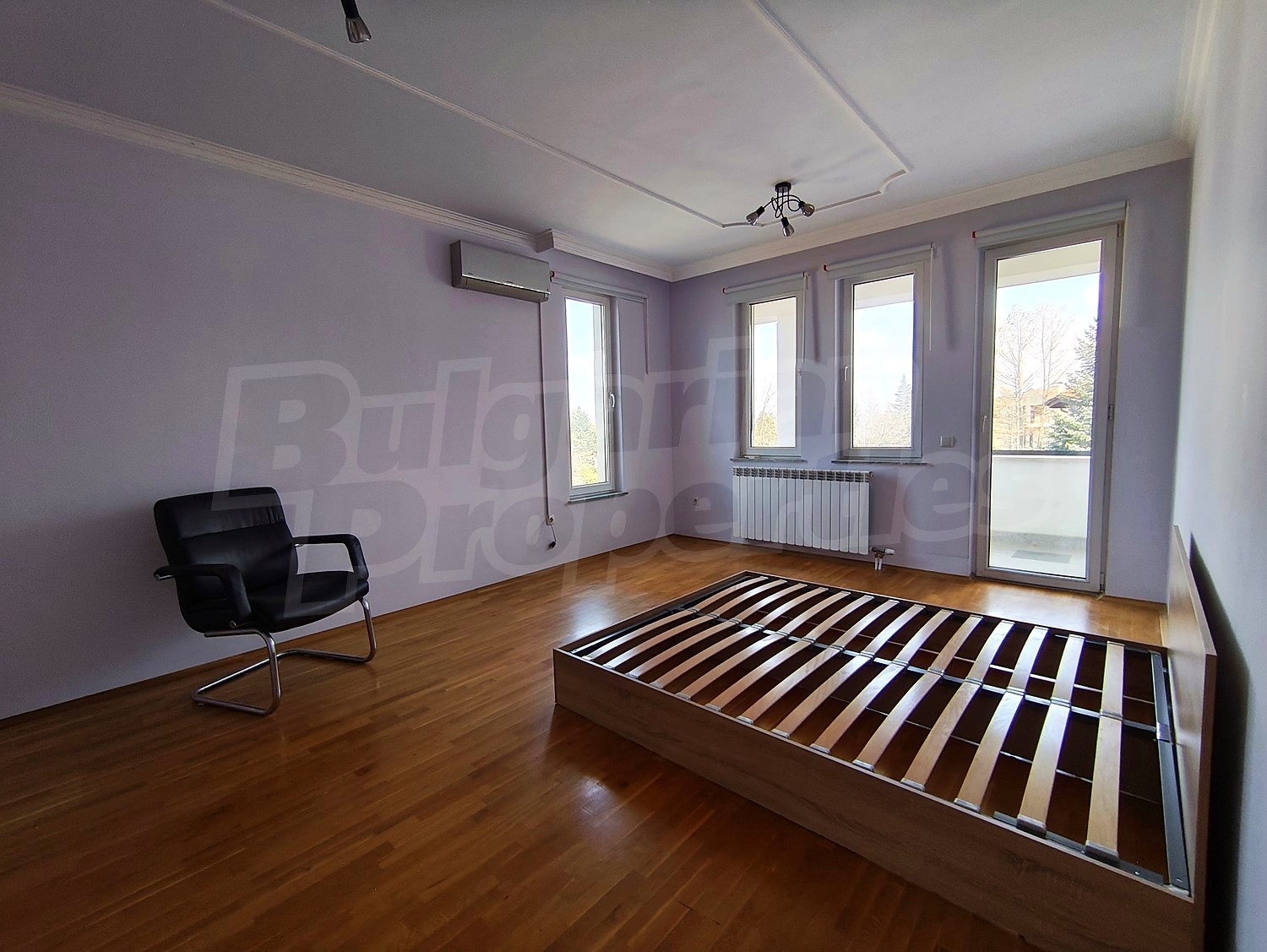 Gallery Picture 10