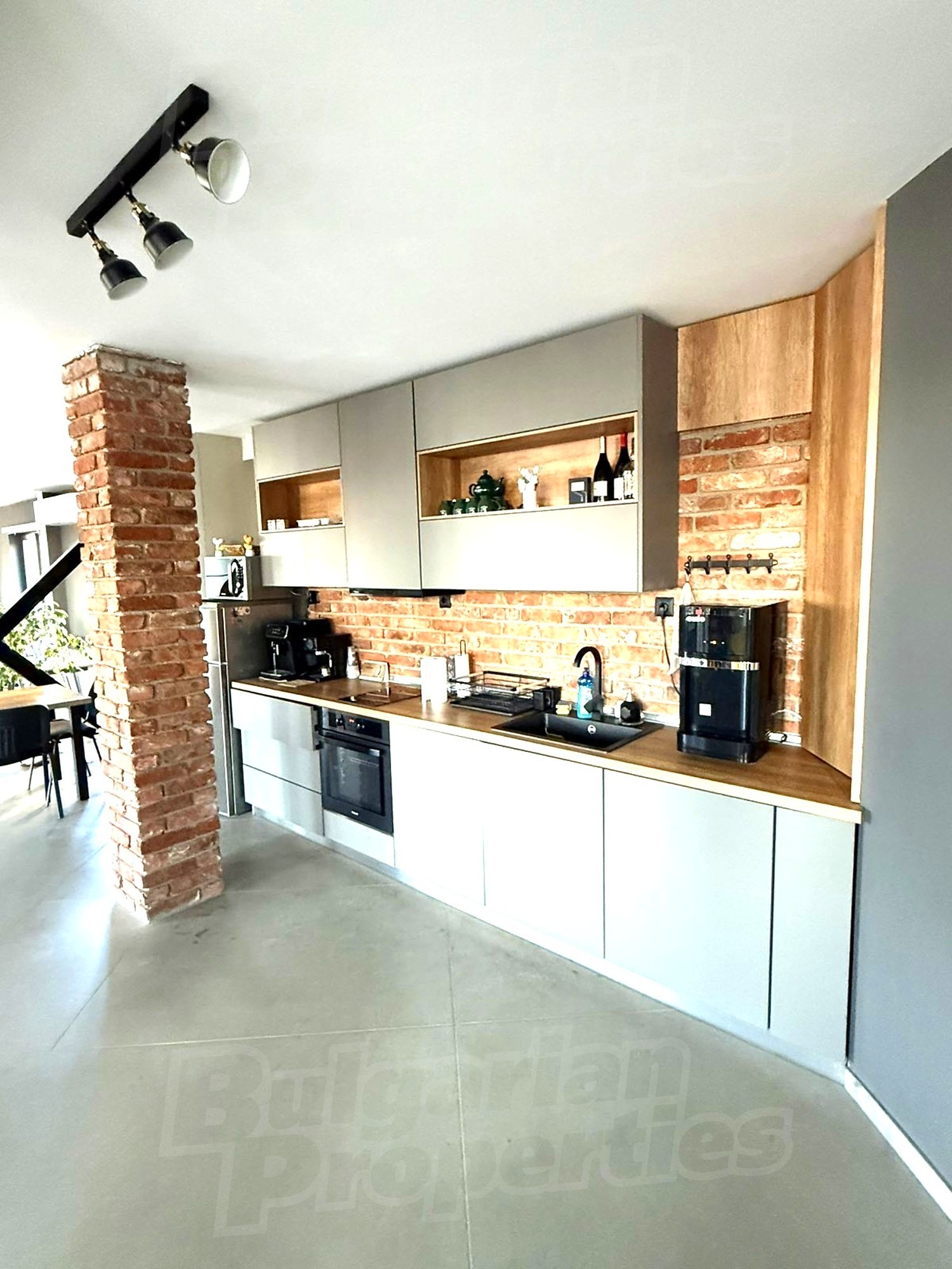 Gallery Picture 3