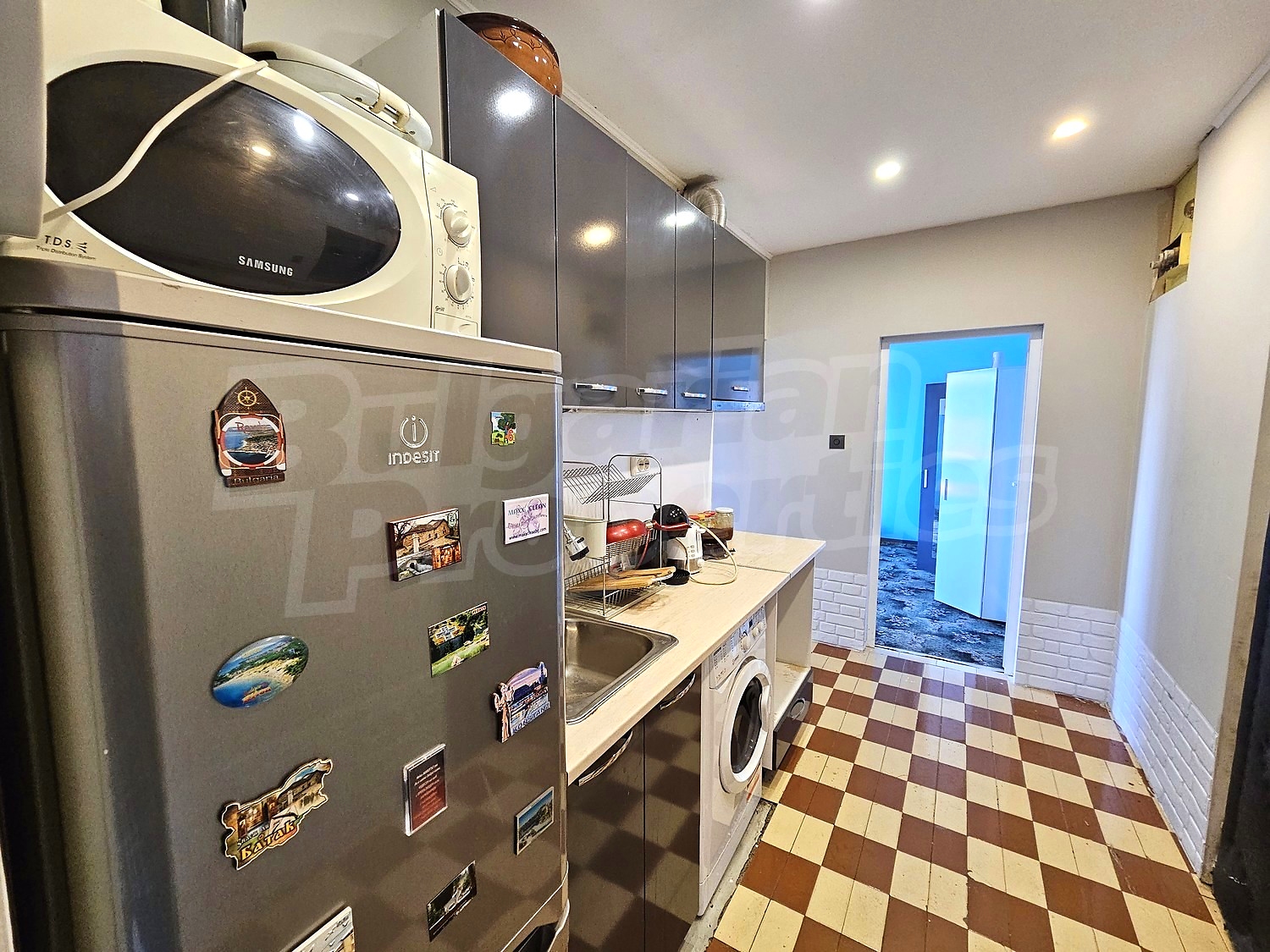Gallery Picture 10