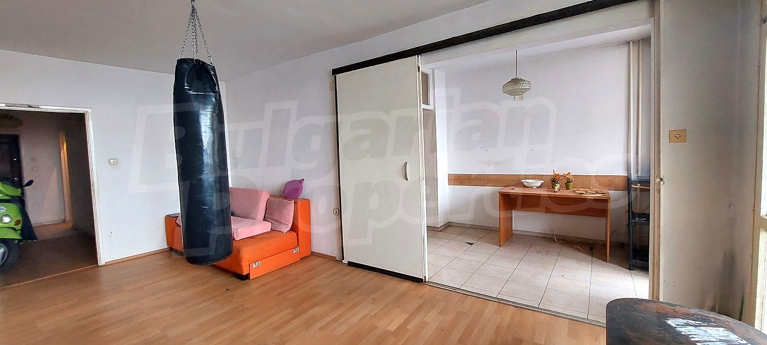 Gallery Picture 2