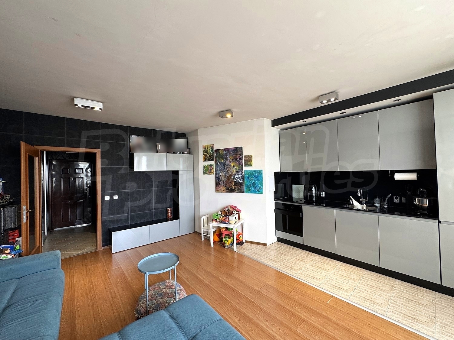 Gallery Picture 2