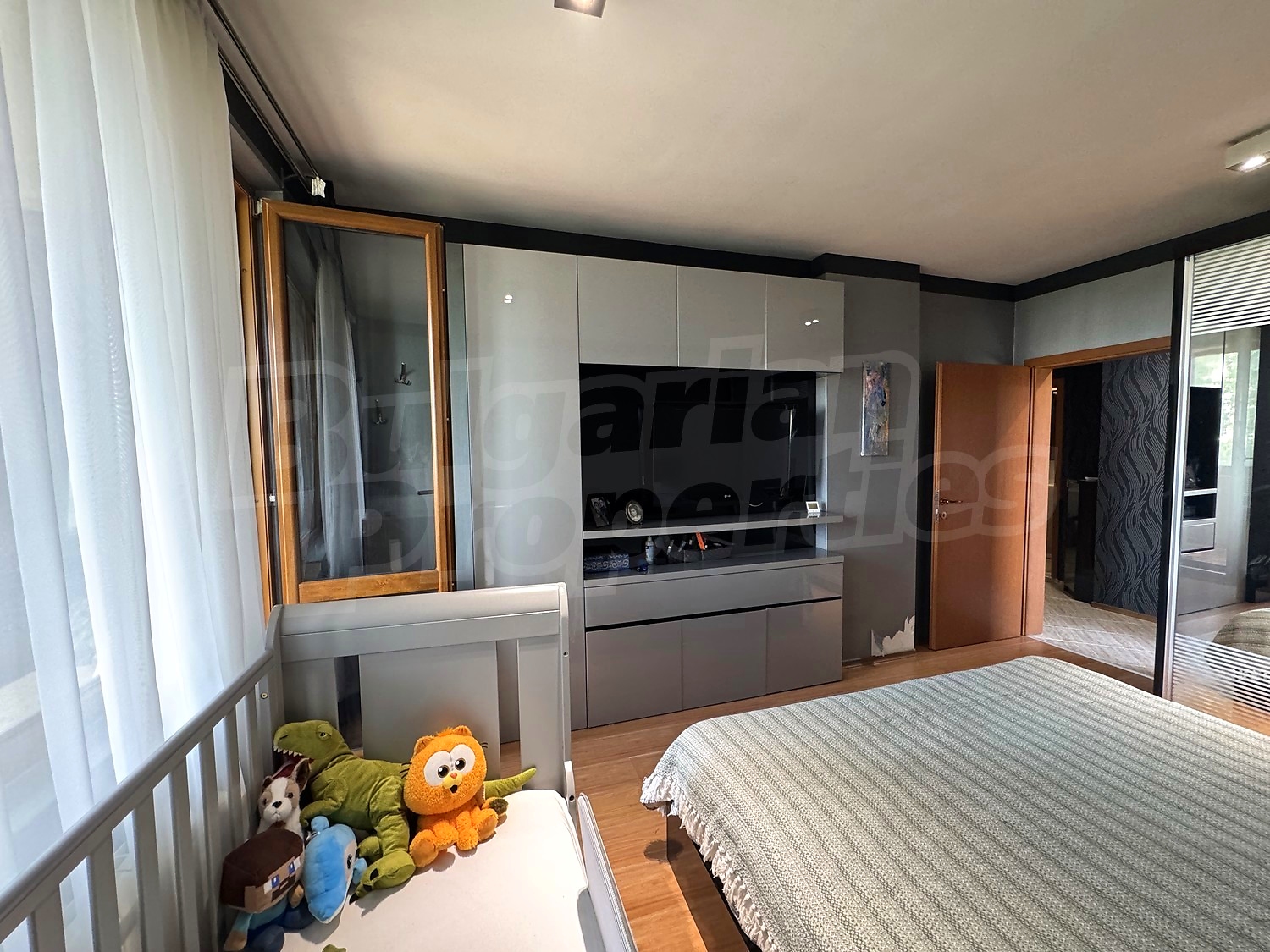 Gallery Picture 24
