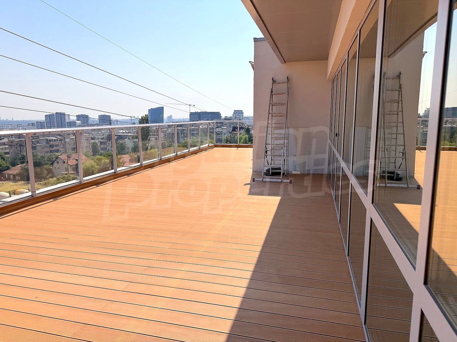 Gallery Picture 10
