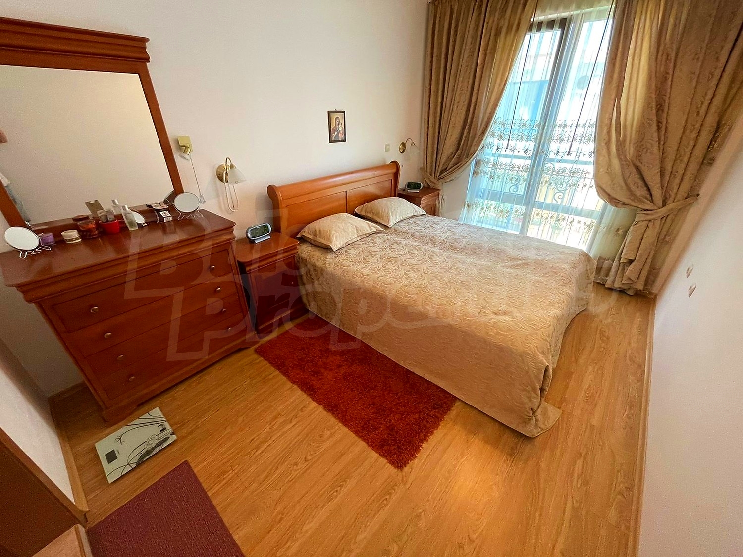 Gallery Picture 2