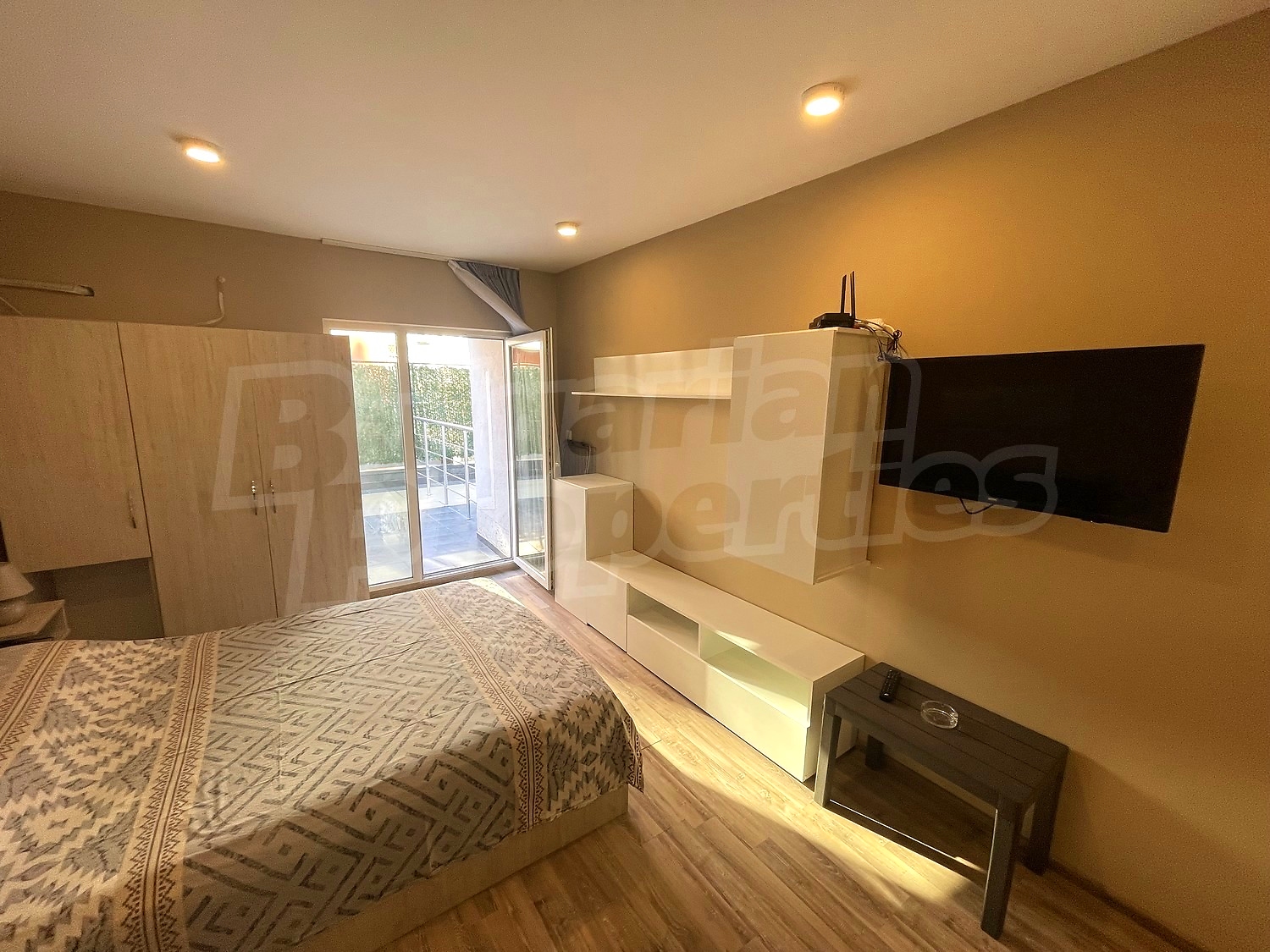 Gallery Picture 35
