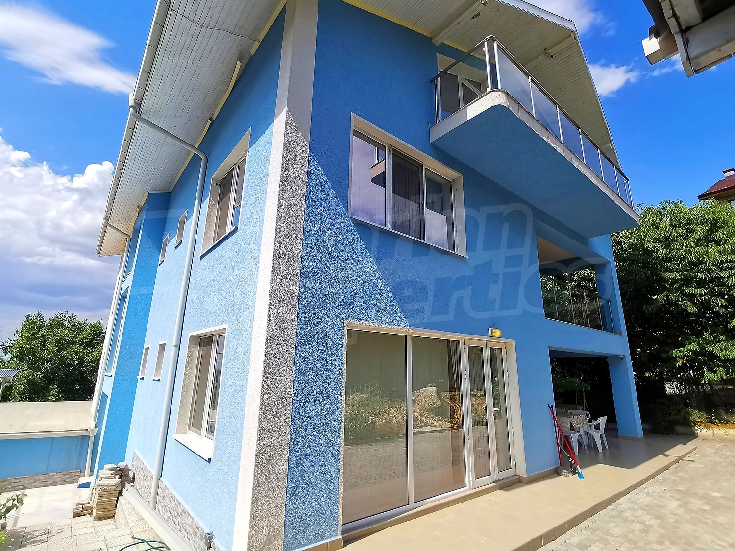 Gallery Picture 2