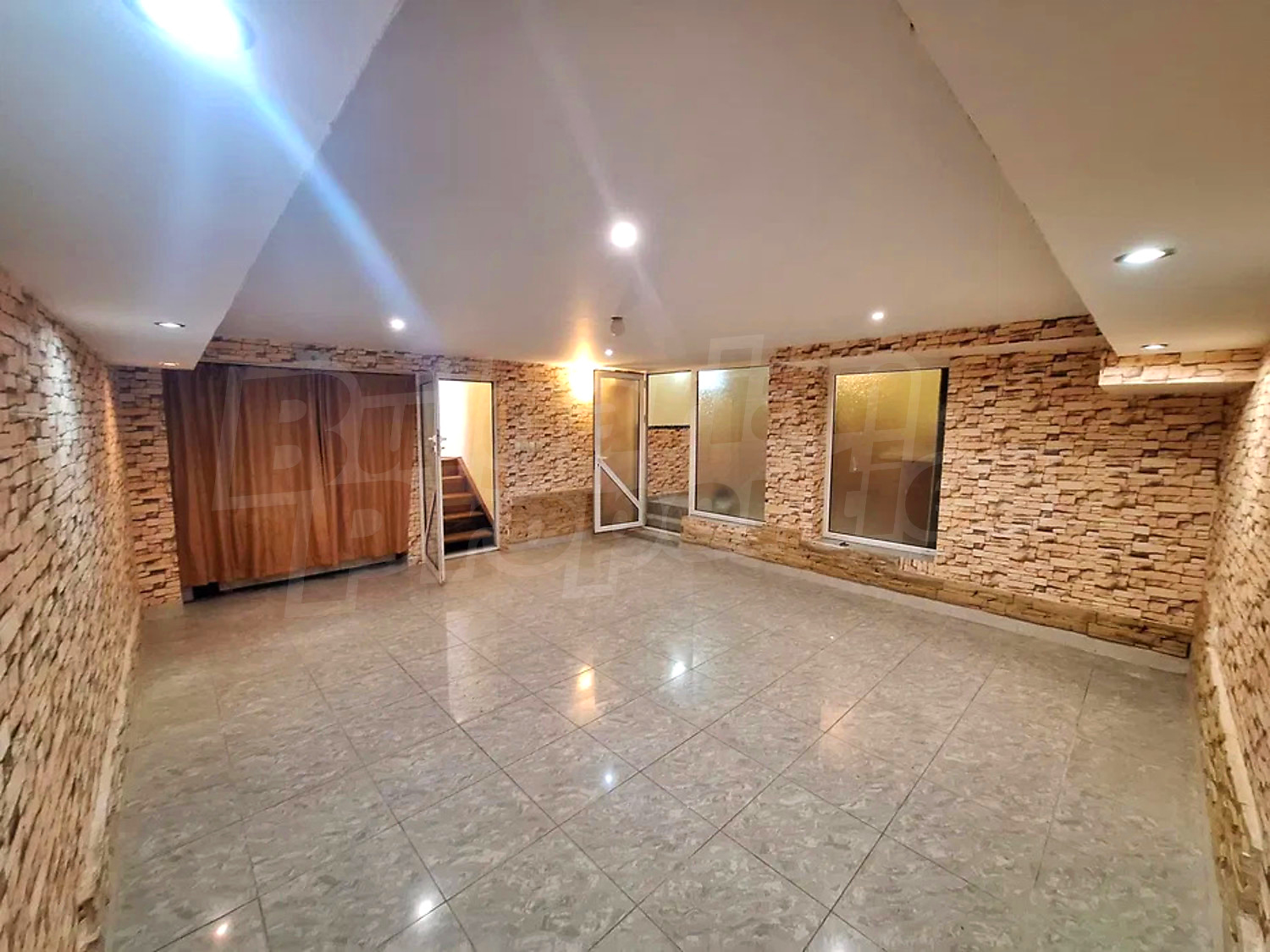 Gallery Picture 2