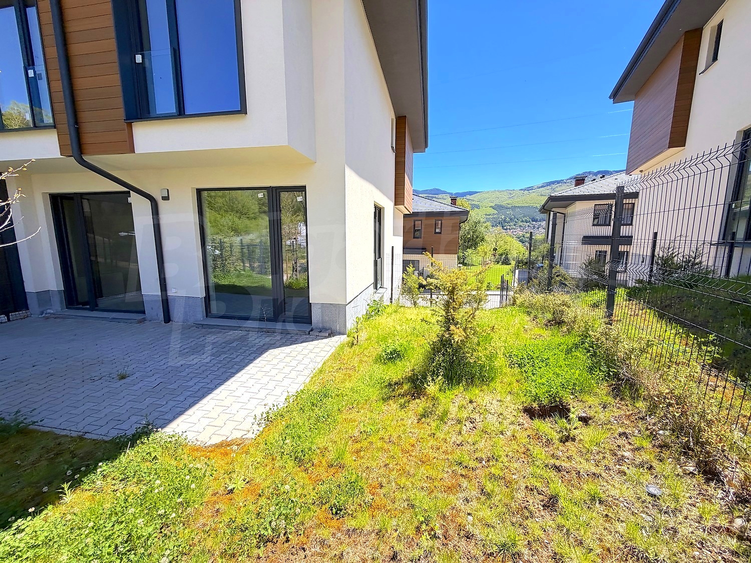 Gallery Picture 17