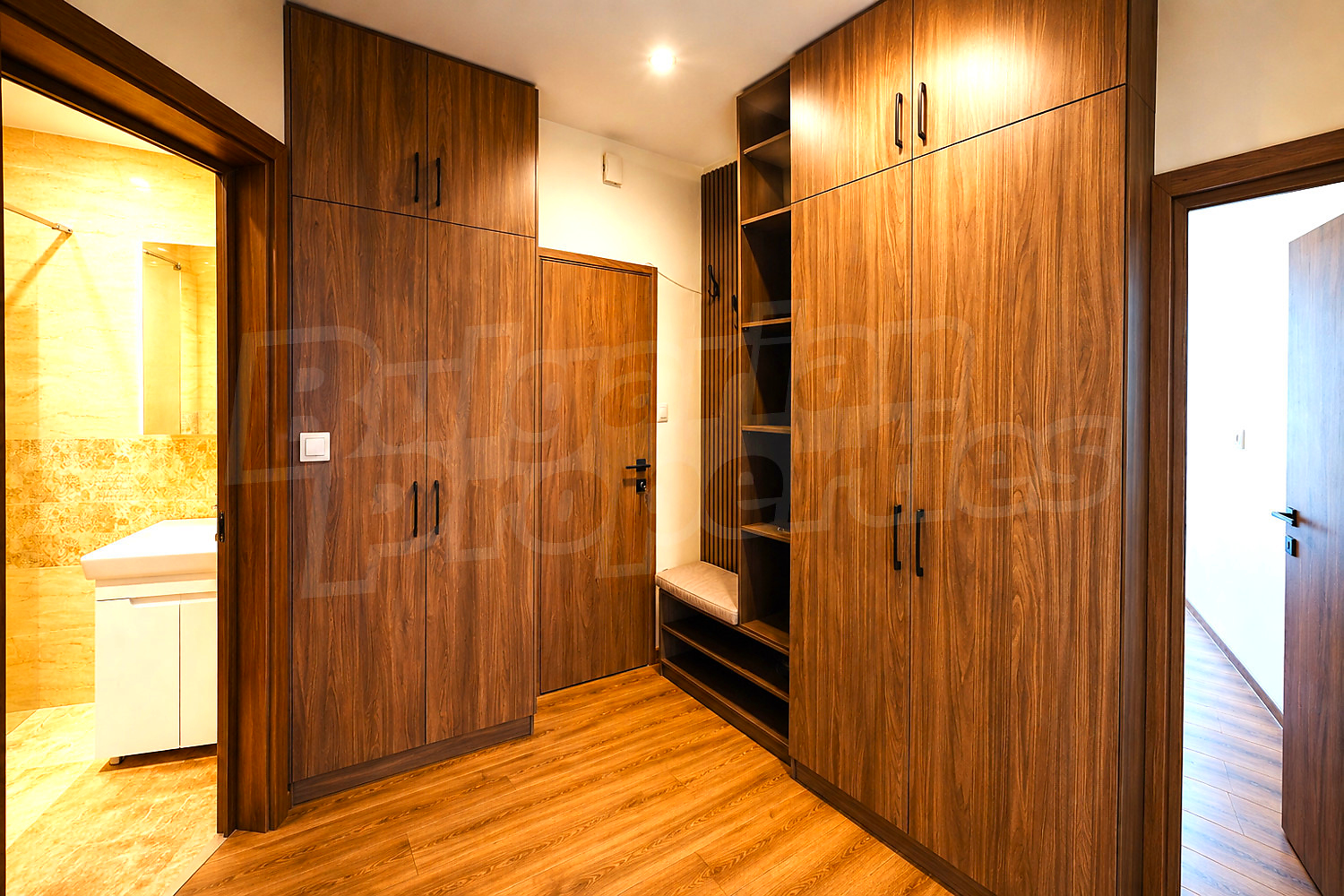 Gallery Picture 9