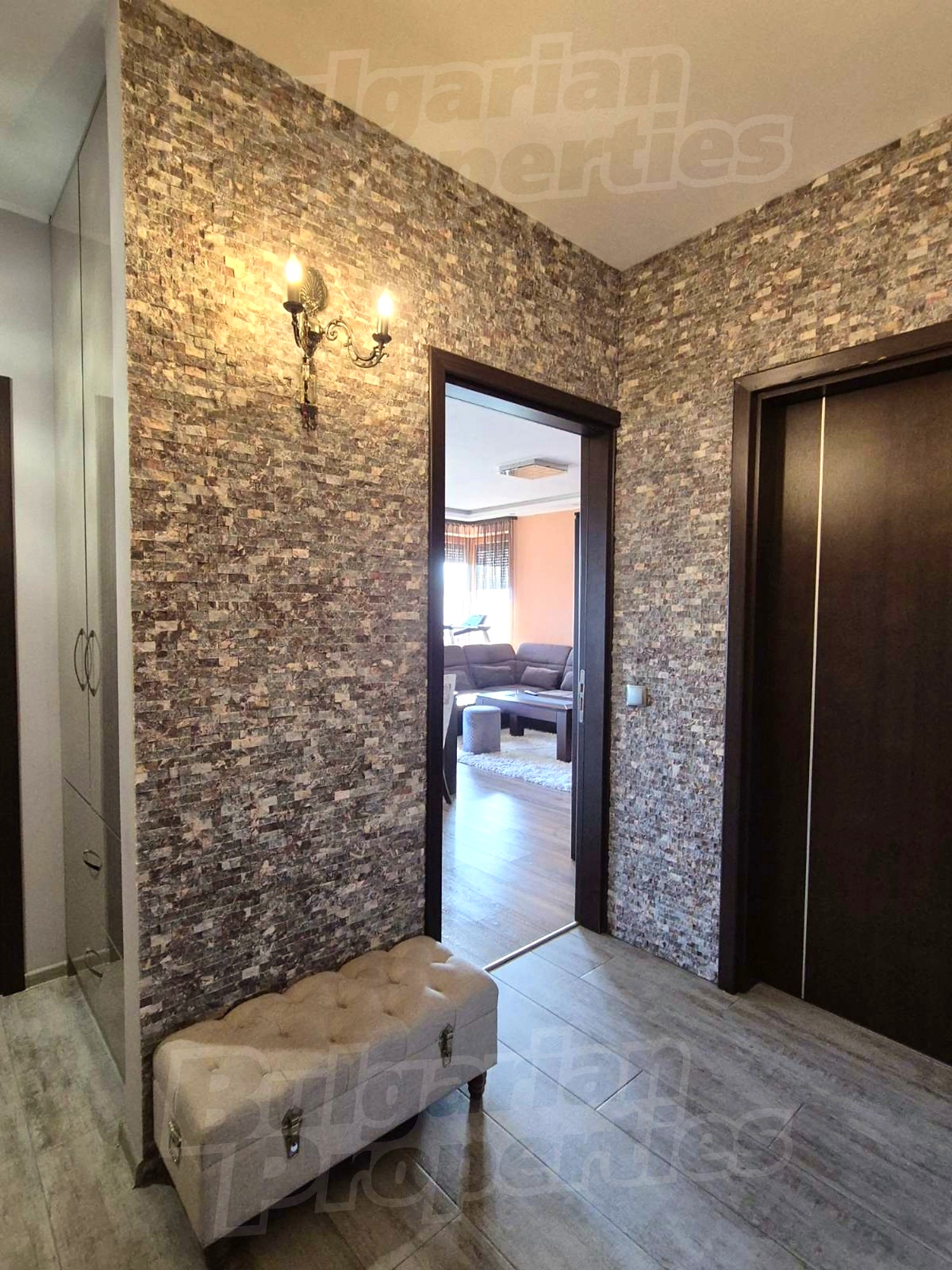 Gallery Picture 15