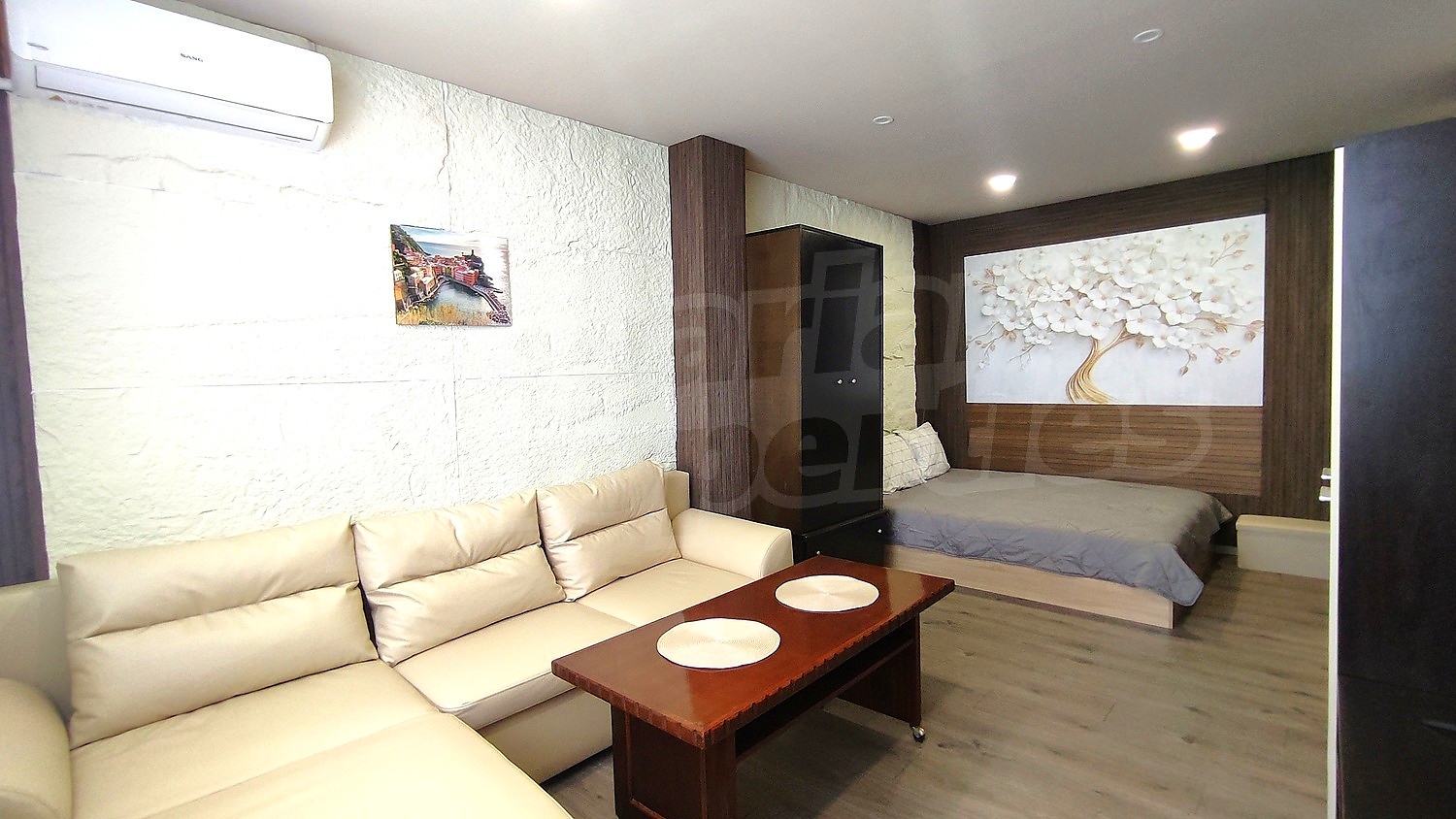 Gallery Picture 11