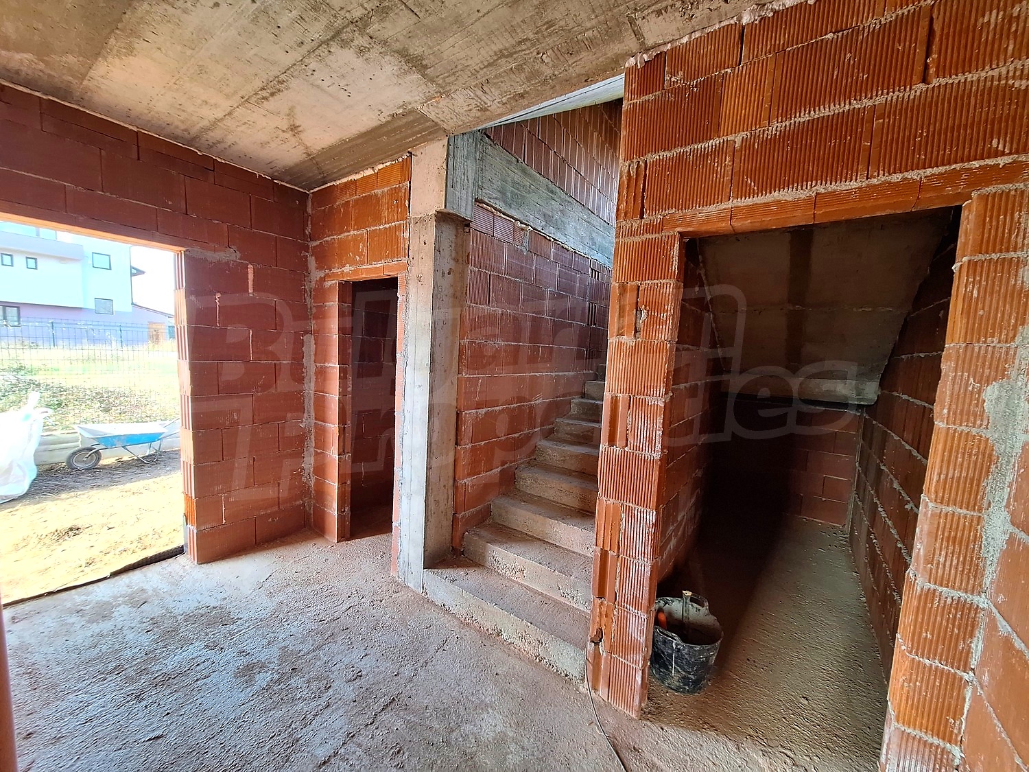 Gallery Picture 12