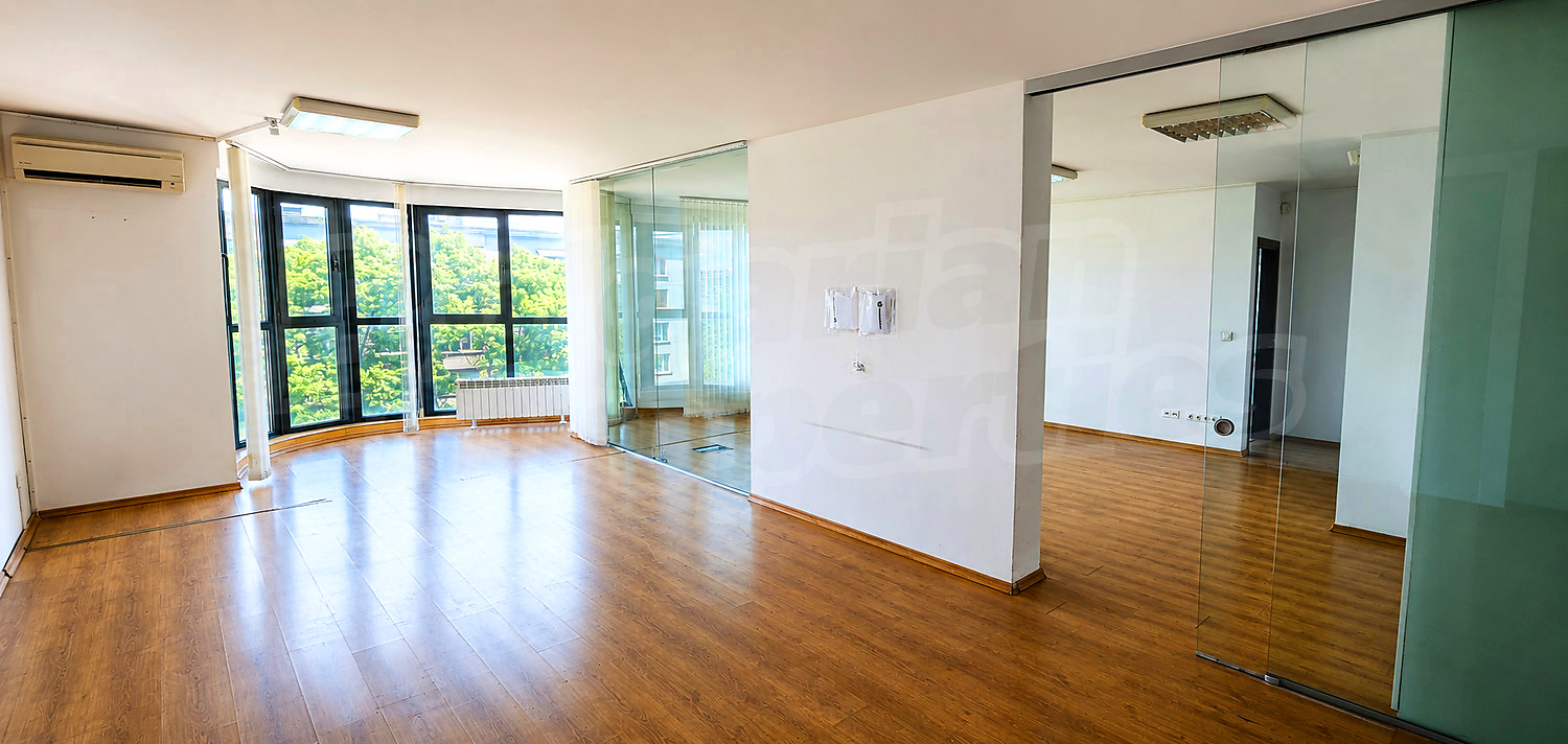 Gallery Picture 3