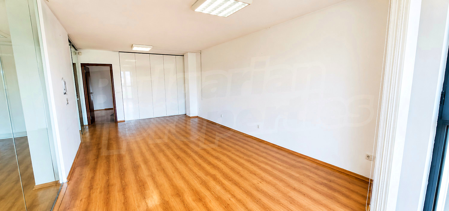 Gallery Picture 5