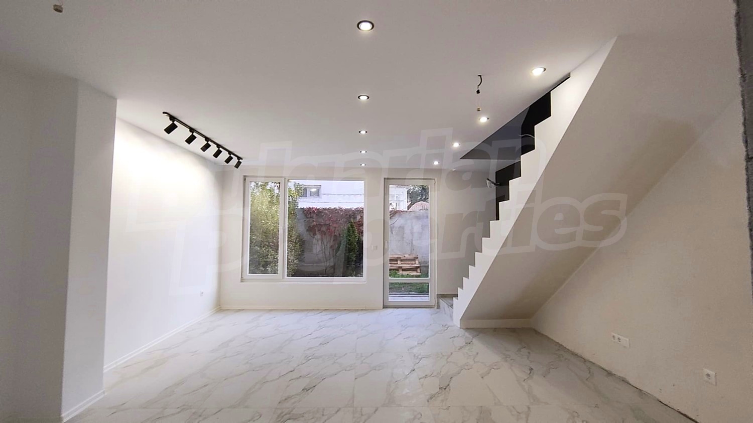 Gallery Picture 3