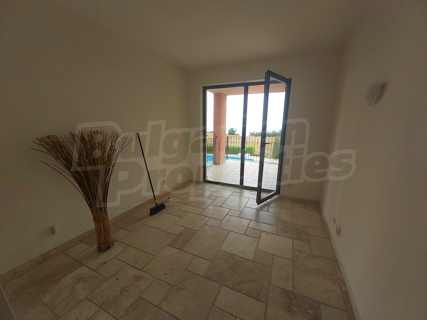 Gallery Picture 17