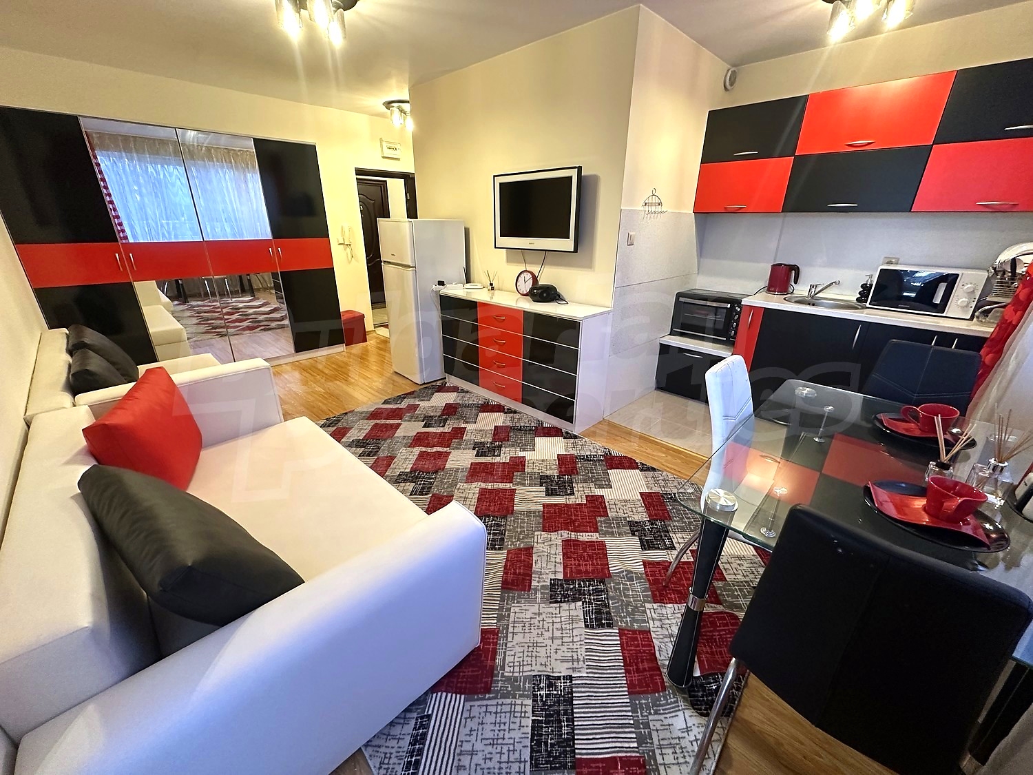 Gallery Picture 3