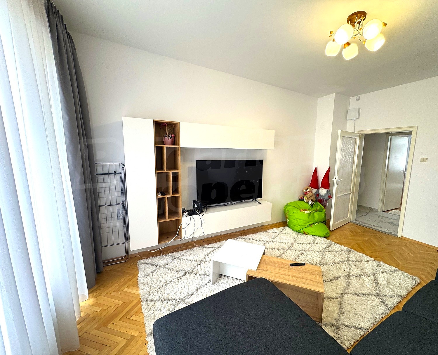 Gallery Picture 6
