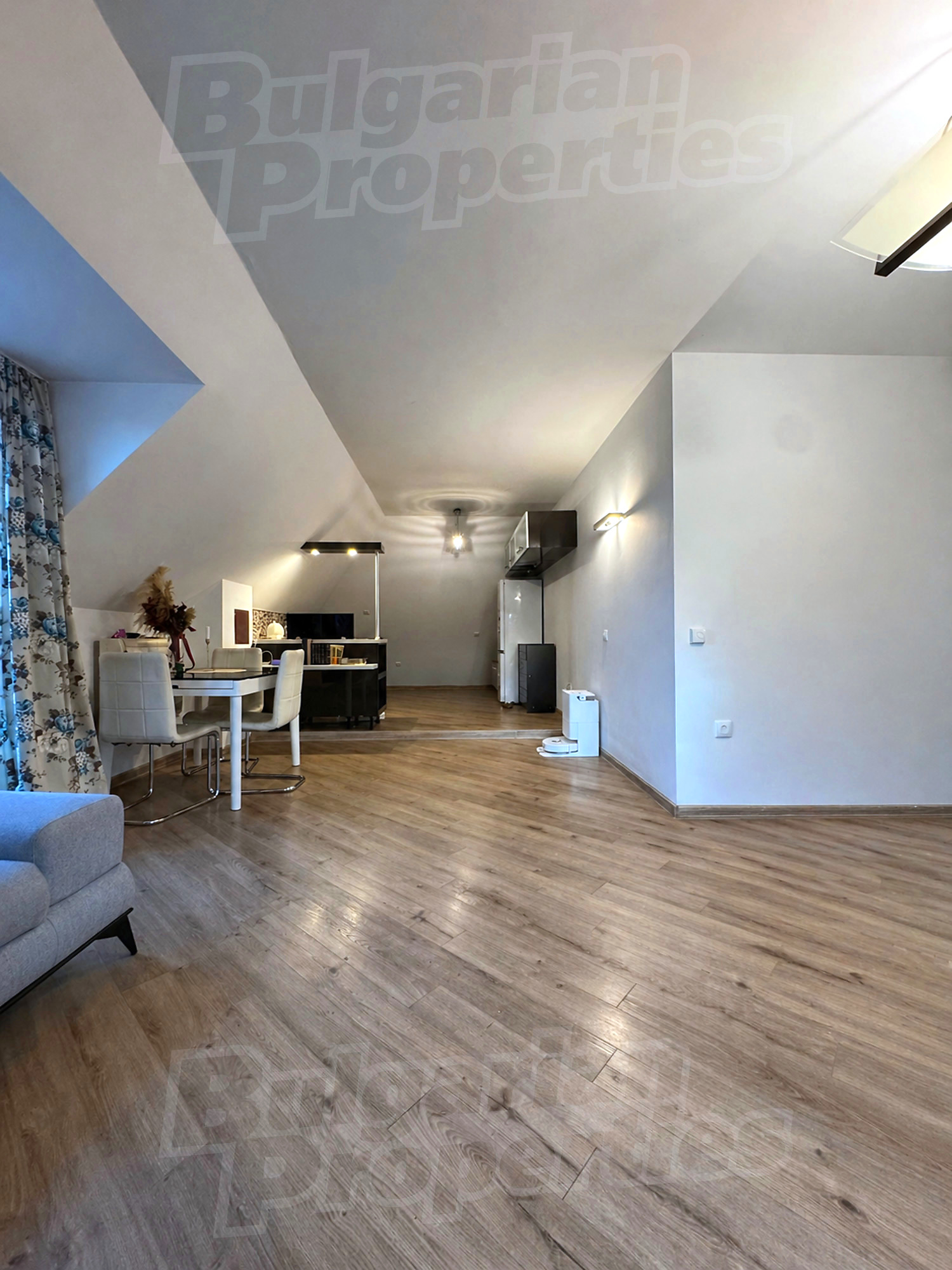 Gallery Picture 4