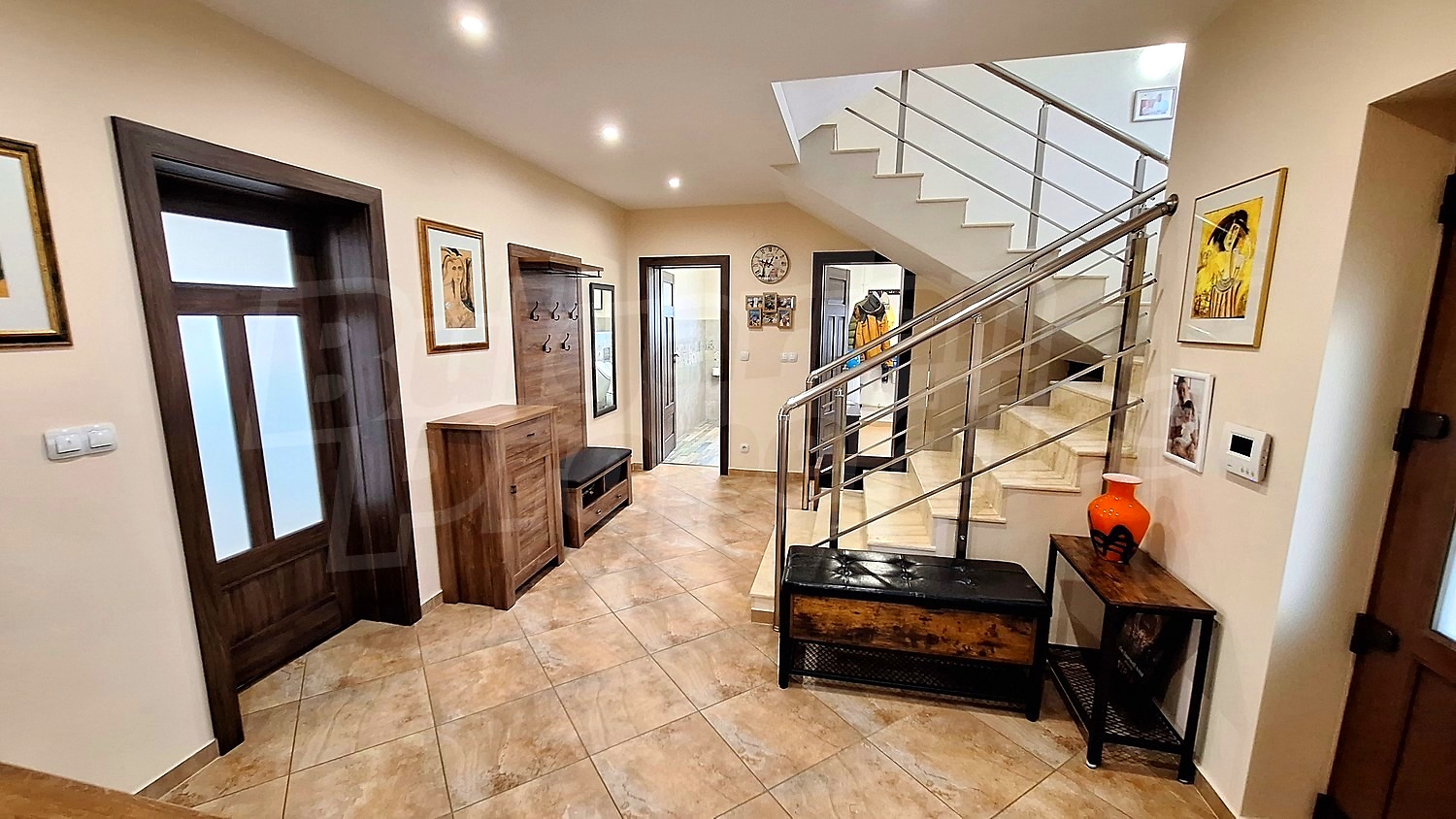 Gallery Picture 28