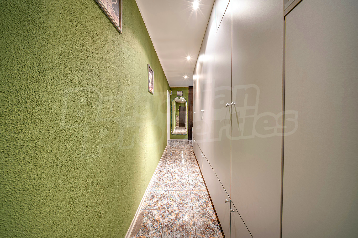 Gallery Picture 9