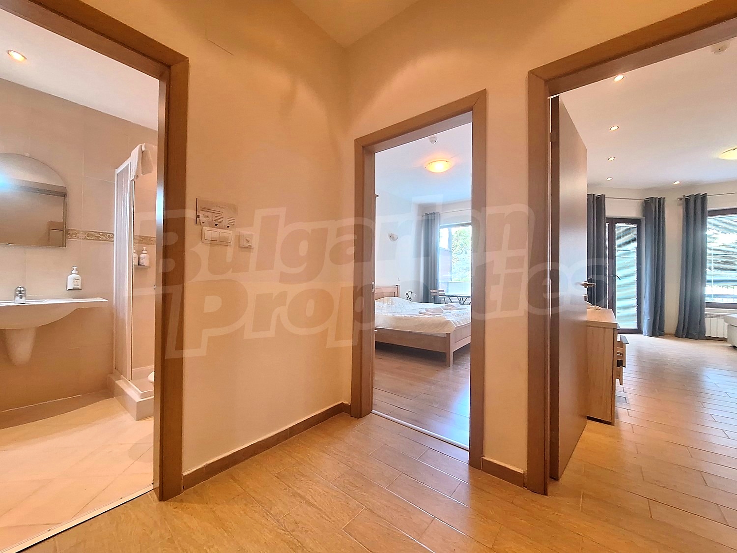 Gallery Picture 4