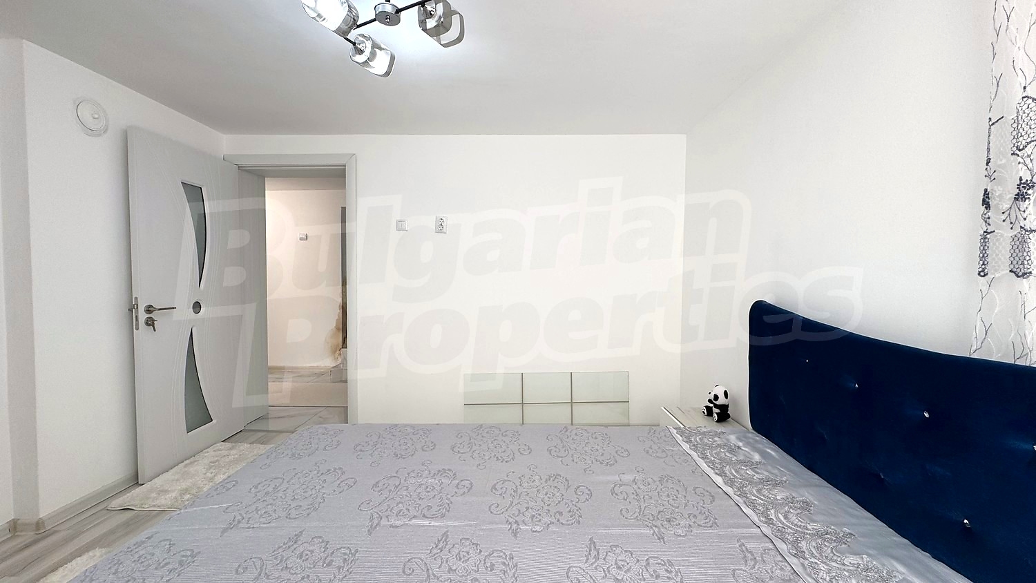 Gallery Picture 33