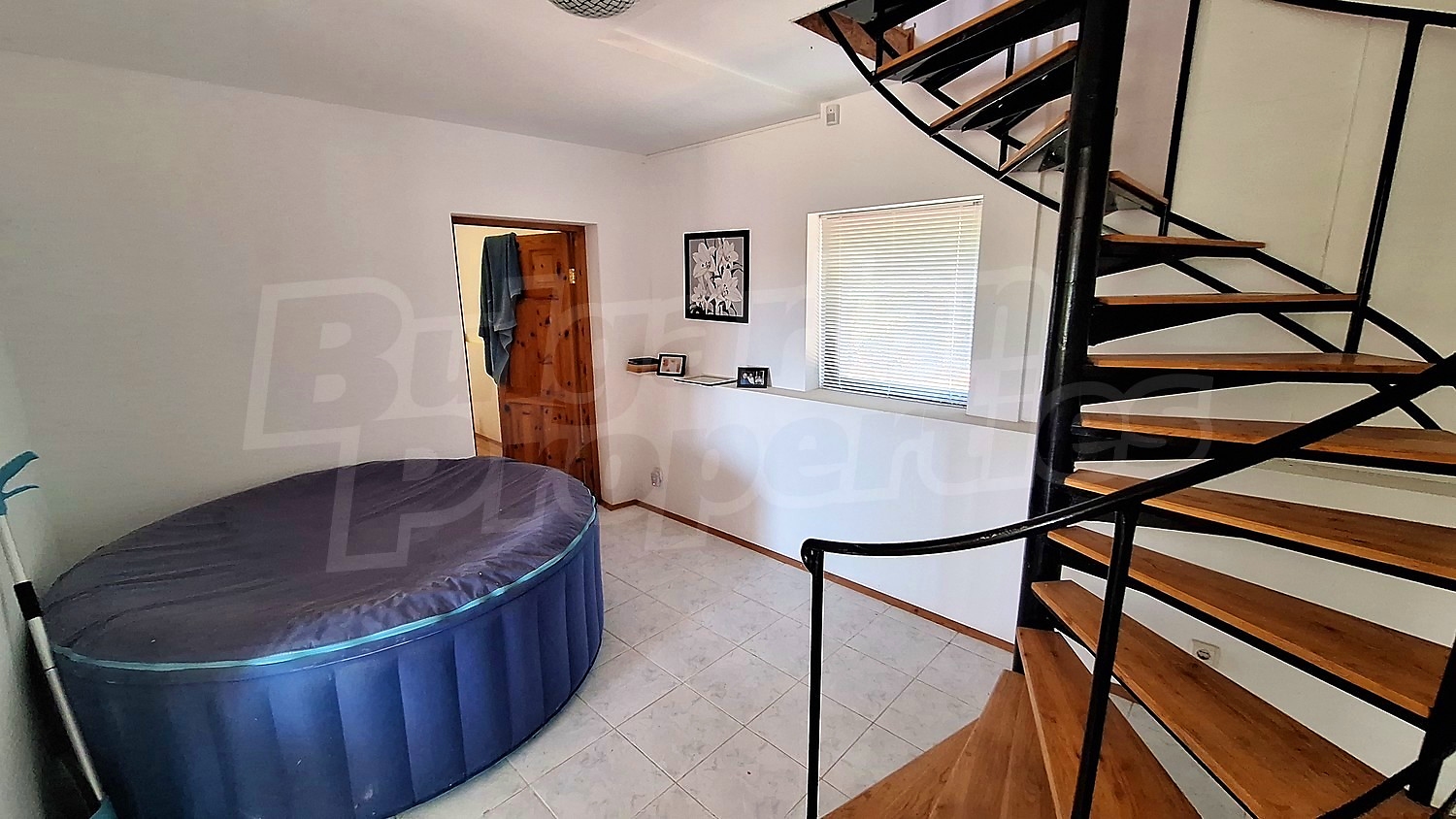 Gallery Picture 19