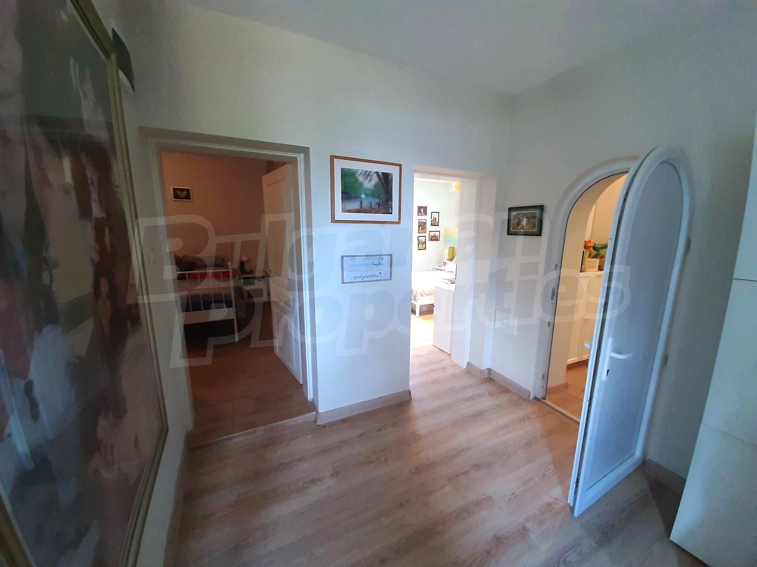 Gallery Picture 35