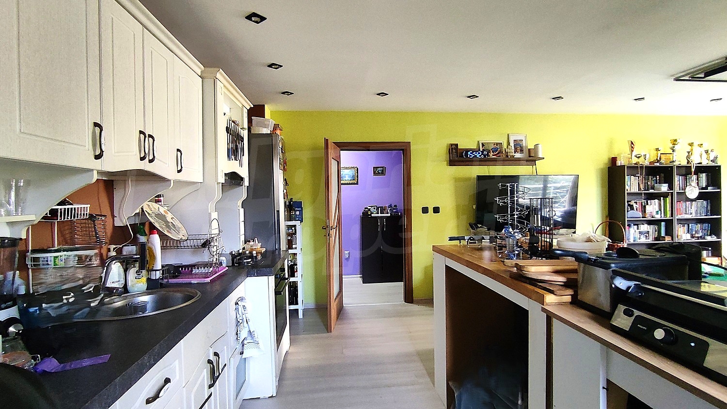 Gallery Picture 9