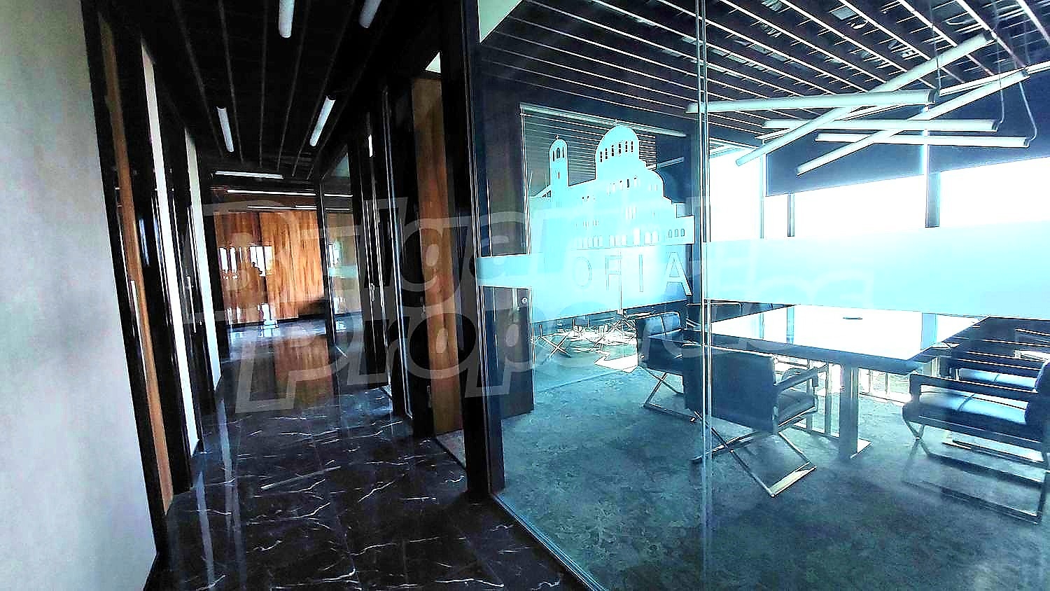 Gallery Picture 6