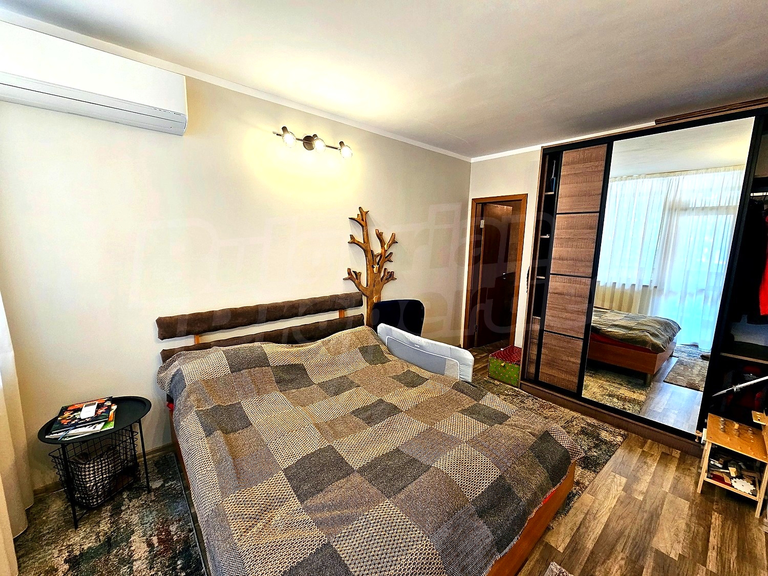 Gallery Picture 5