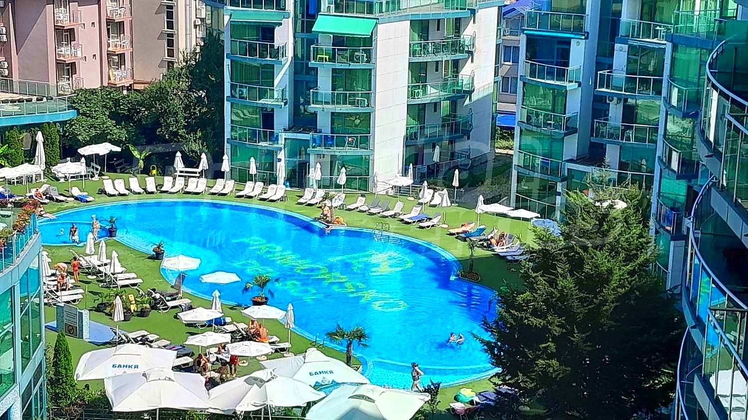 outside, pool, green area