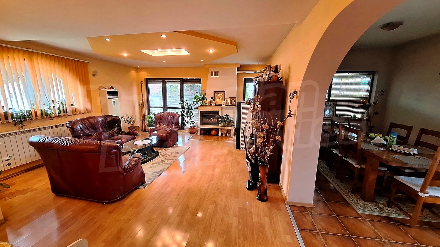 Gallery Picture 10