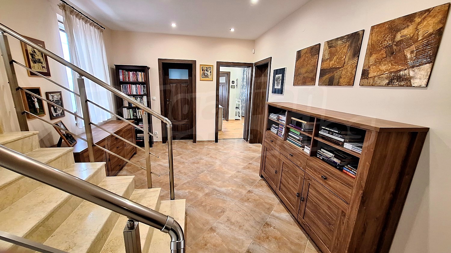 Gallery Picture 32